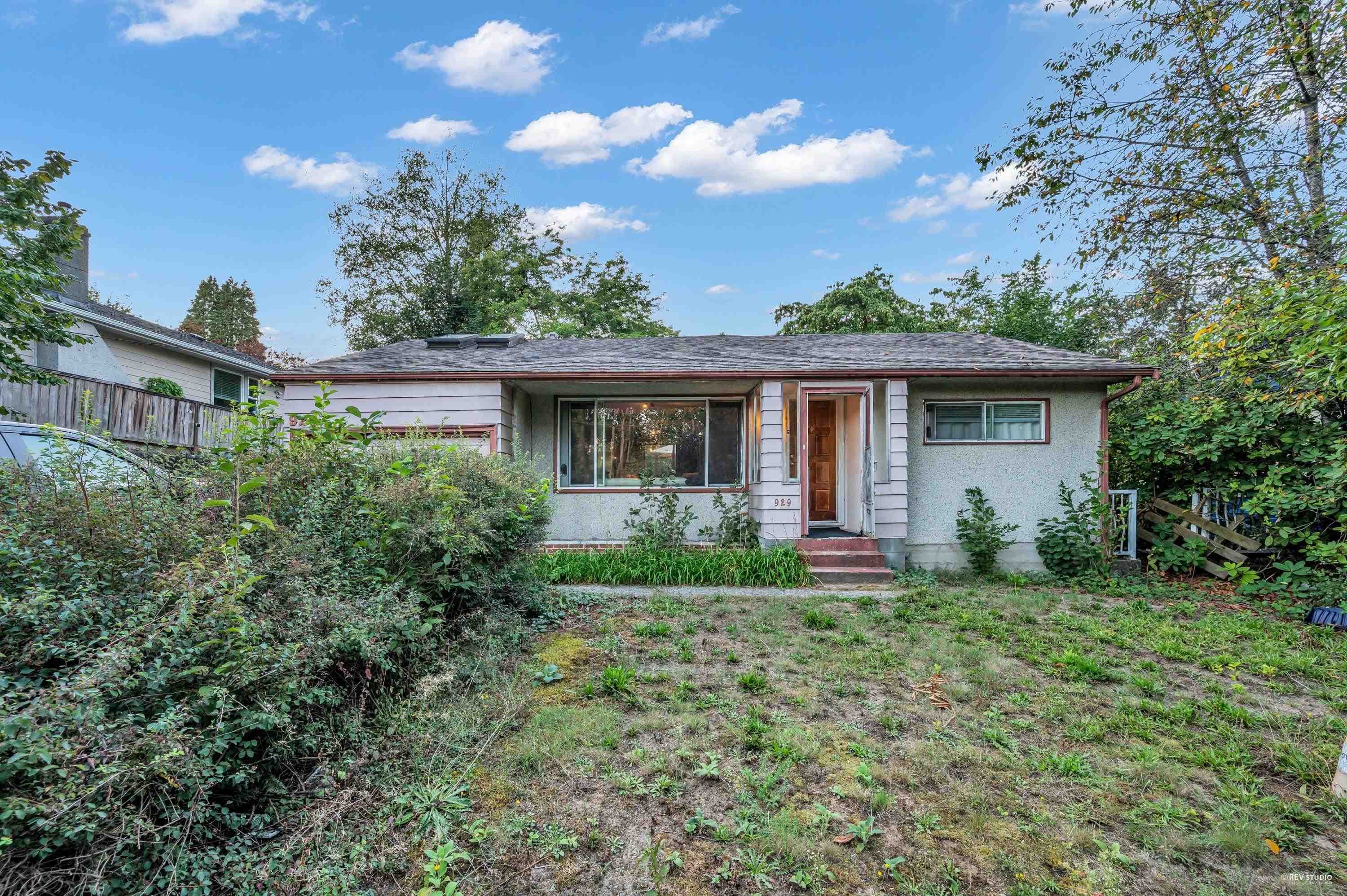 929 Clarke Road, Port Moody, V3H 1M1 — photo 2
