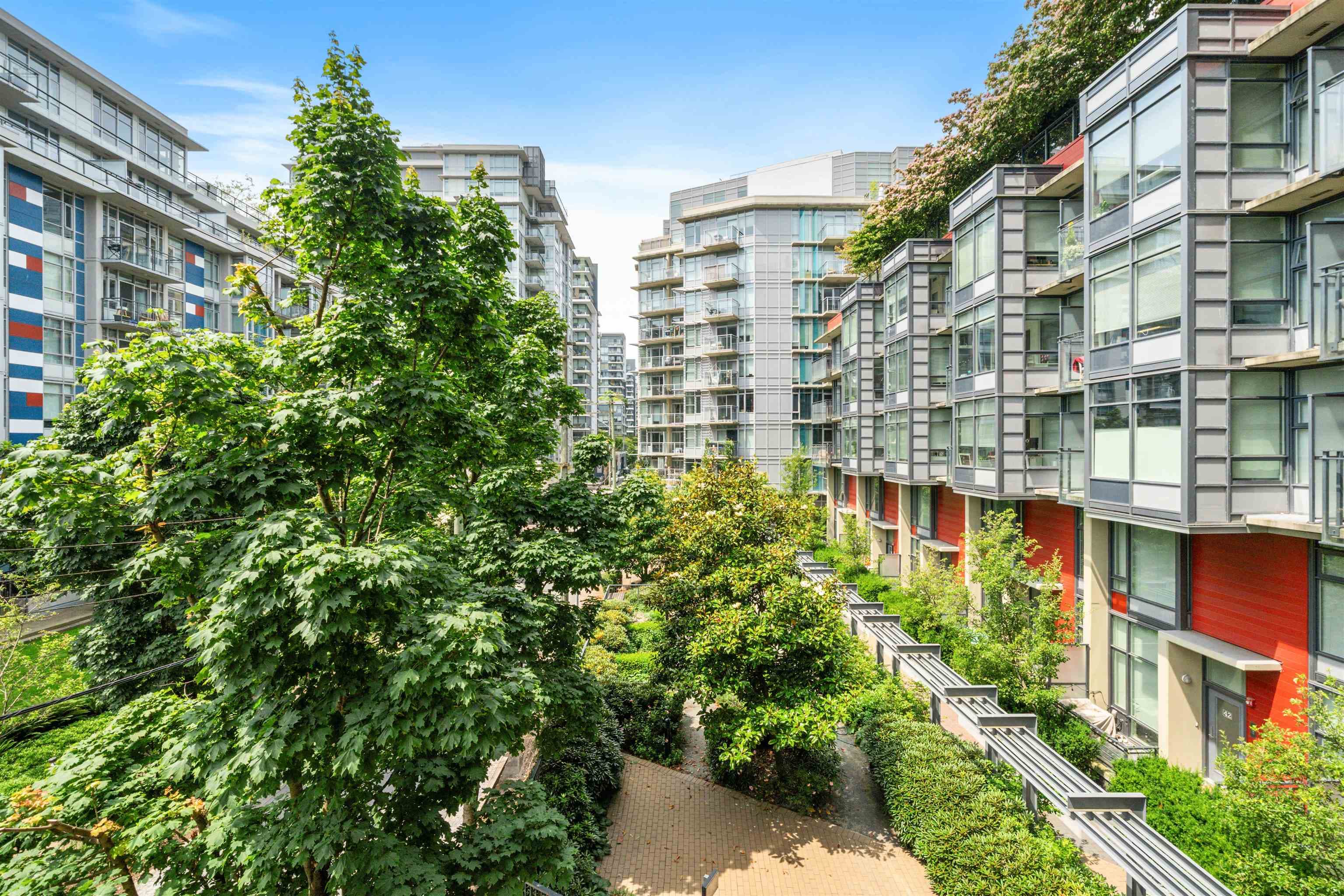 304 - 38 W 1st Avenue, Vancouver, V5Y 0K3 — photo 1