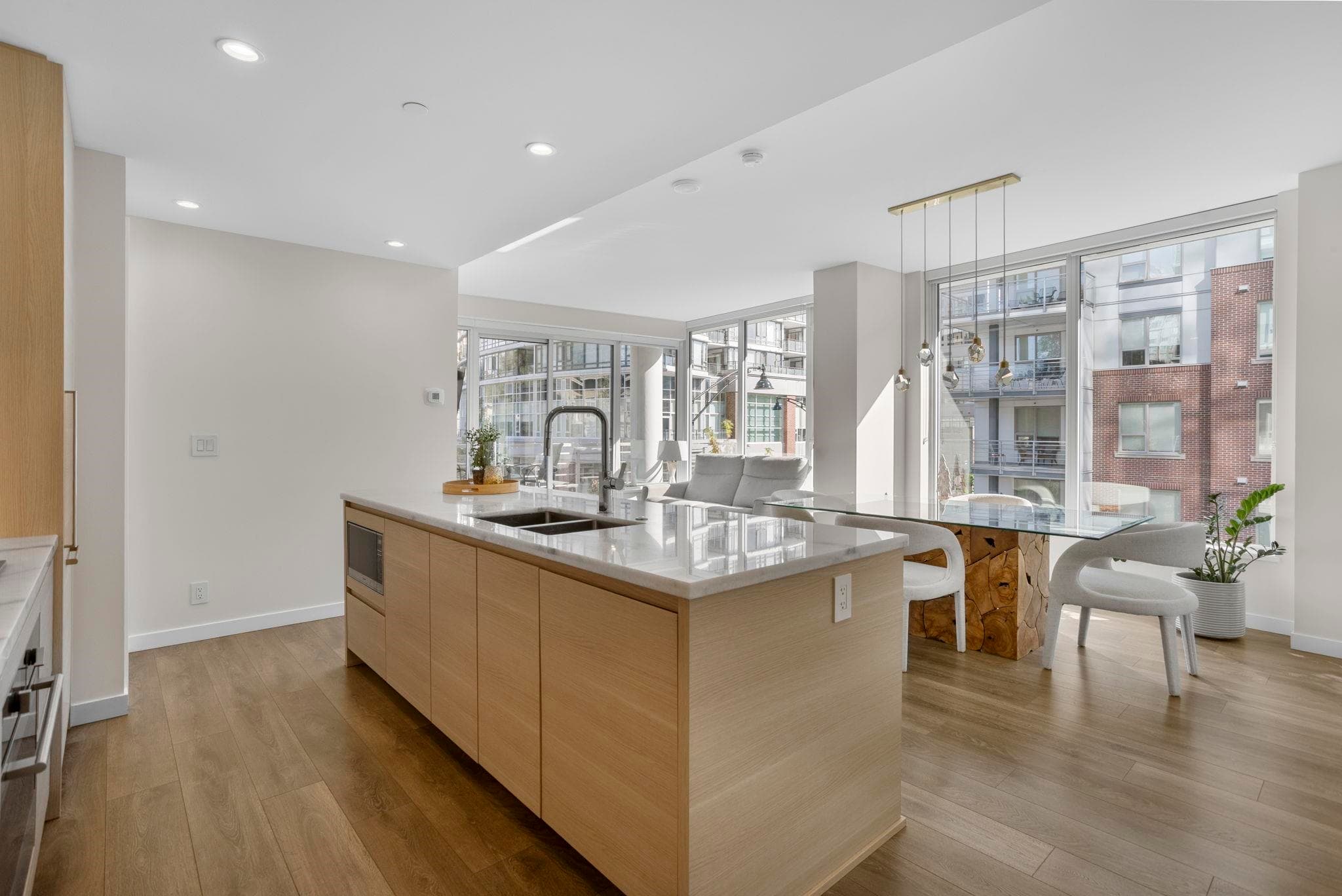 302 - 305 Morrissey Road, Port Moody, V3H 0M3 — photo 3