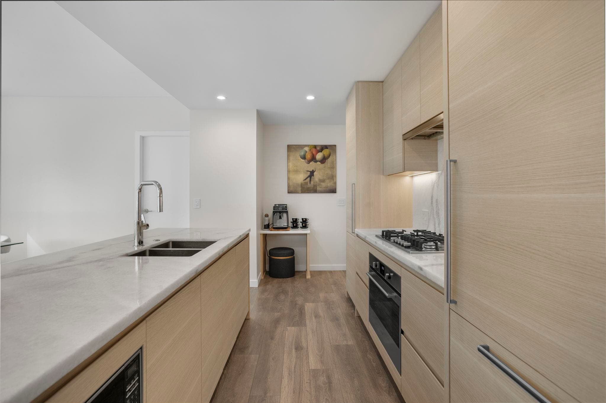 302 - 305 Morrissey Road, Port Moody, V3H 0M3 — photo 4