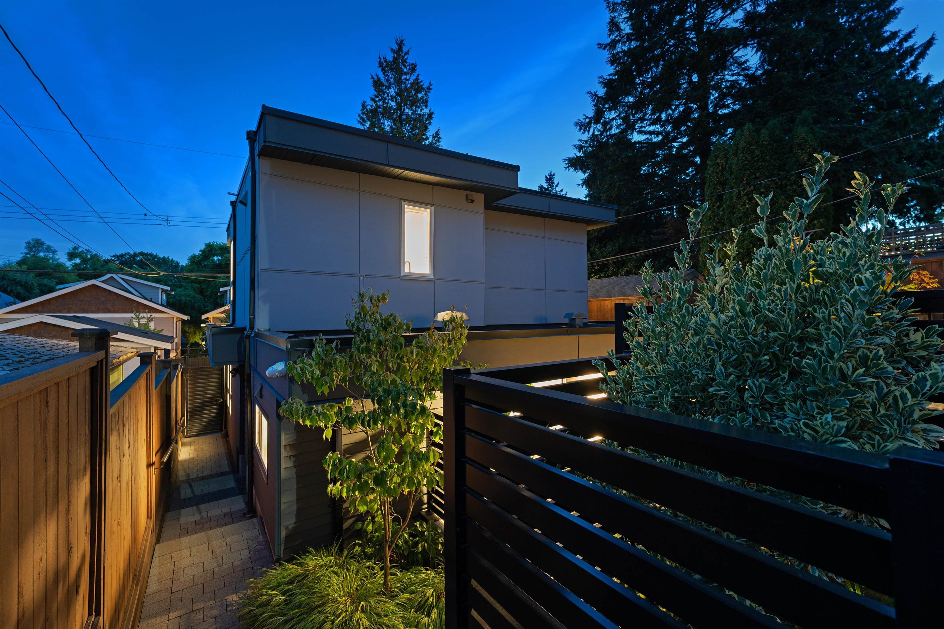 2062 E 5th Avenue, Vancouver