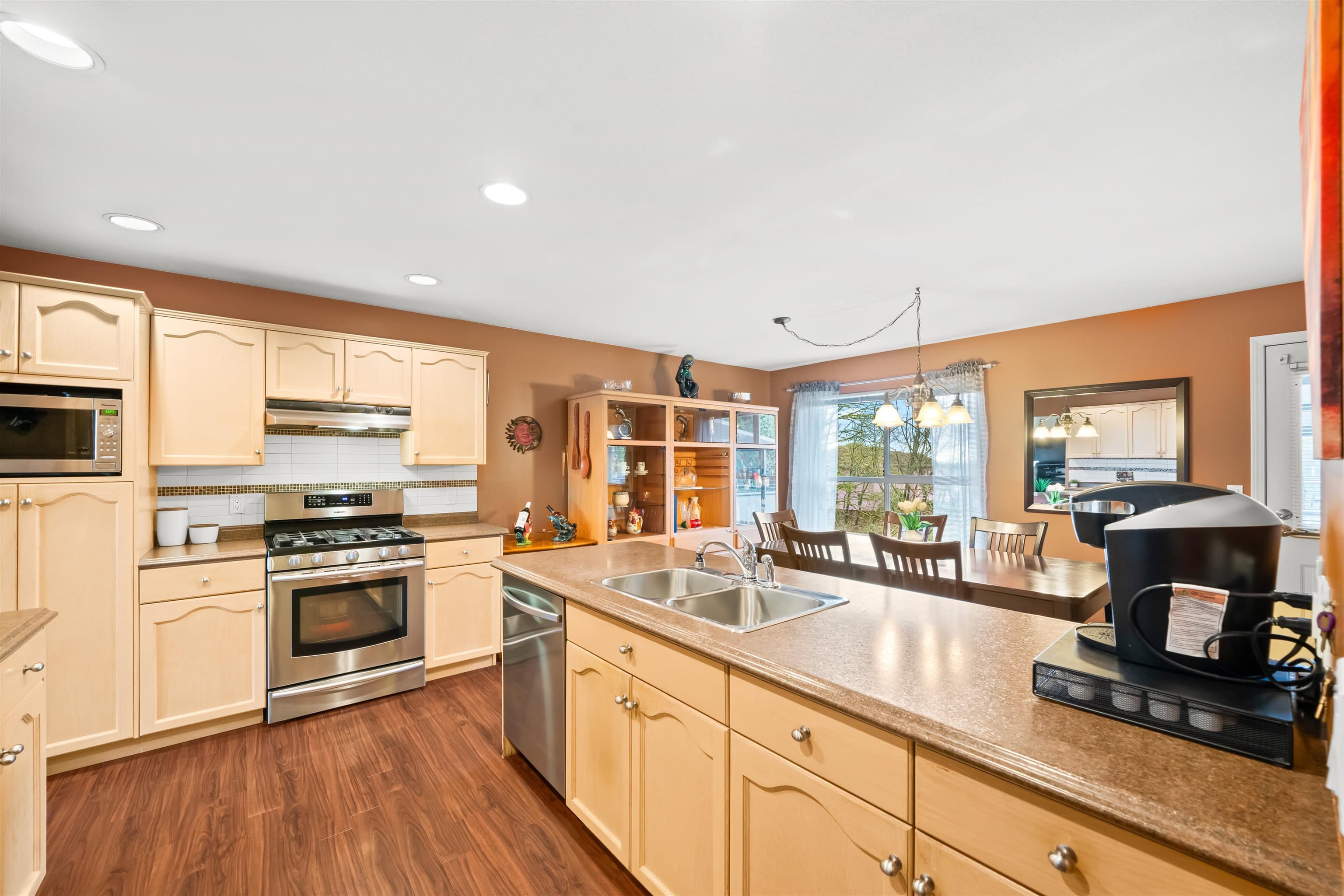 3302 Robson Drive, Coquitlam, V3E 2X8 — photo 4