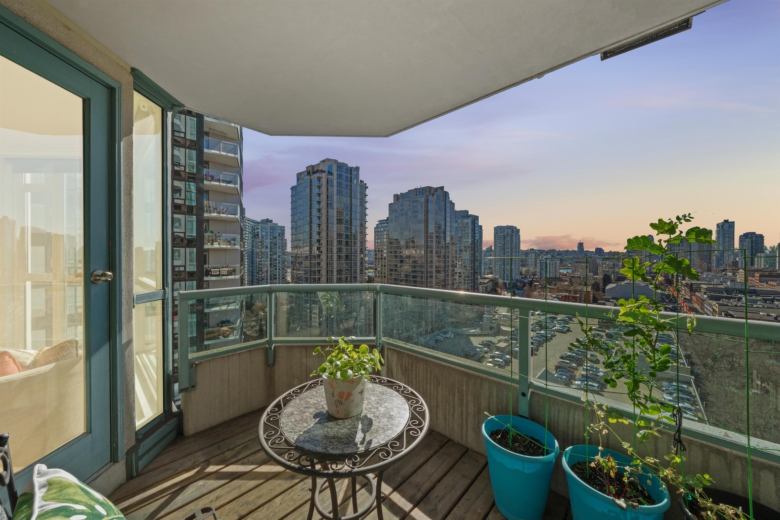 1201 - 888 Hamilton Street, Vancouver, V6B 5W4 — photo 3
