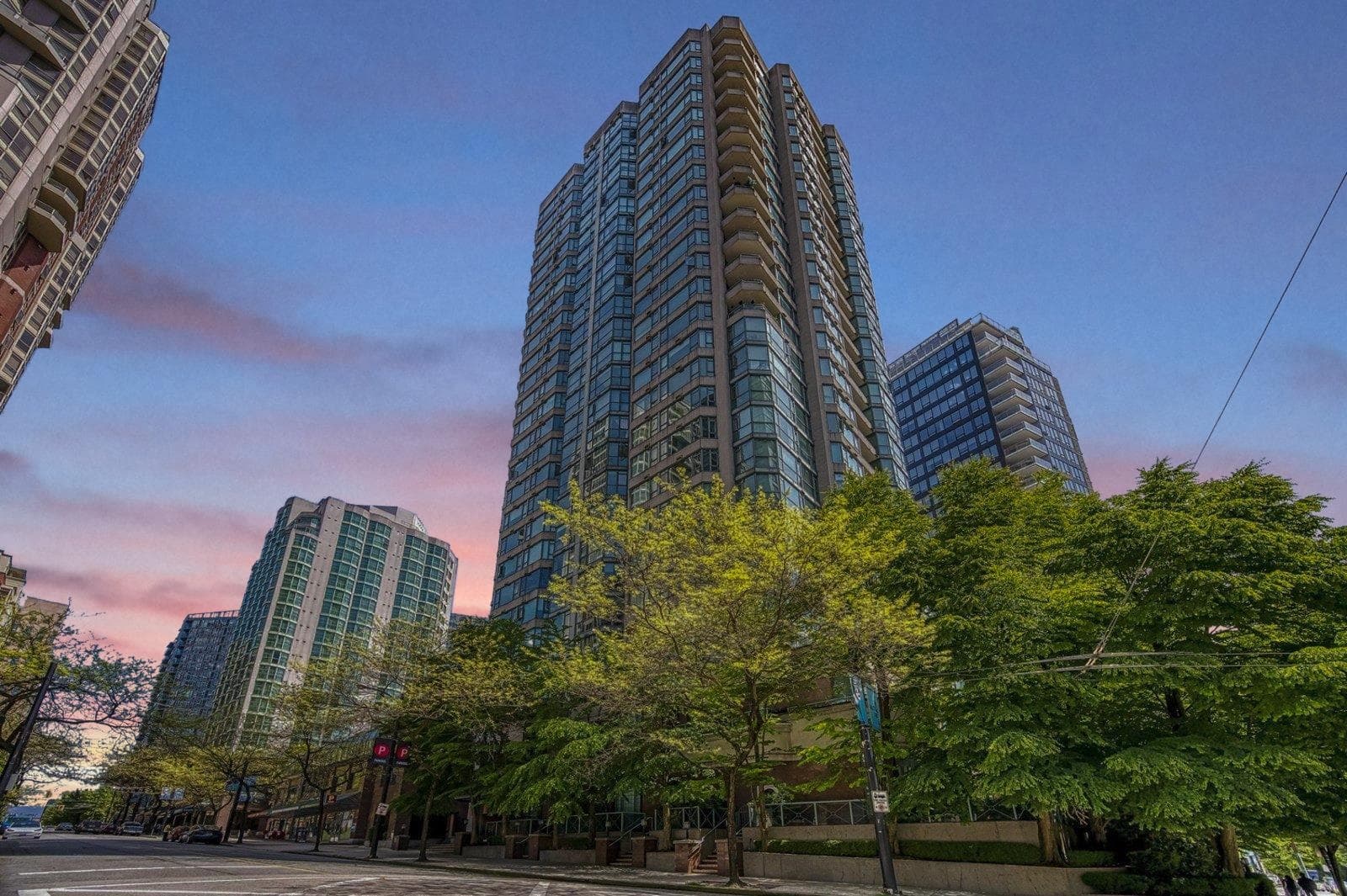 1201 - 888 Hamilton Street, Vancouver, V6B 5W4 — photo 1