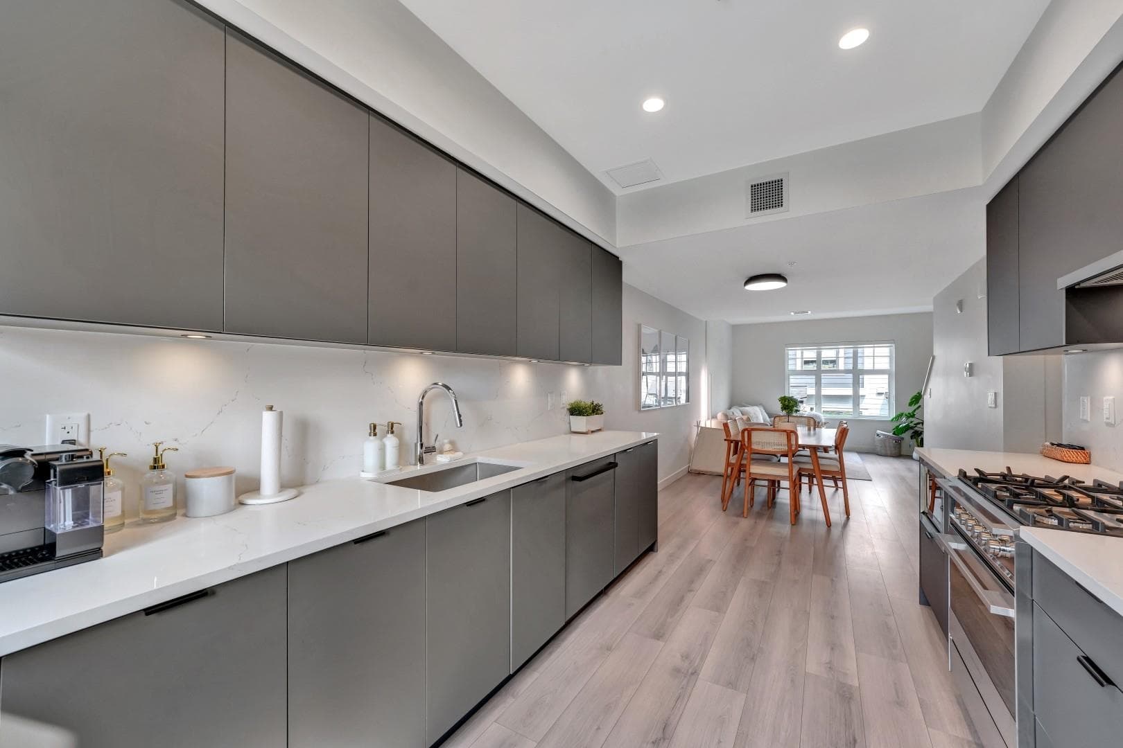 207 - 678 Fairview Street, Coquitlam, V3J 0N1 — photo 1