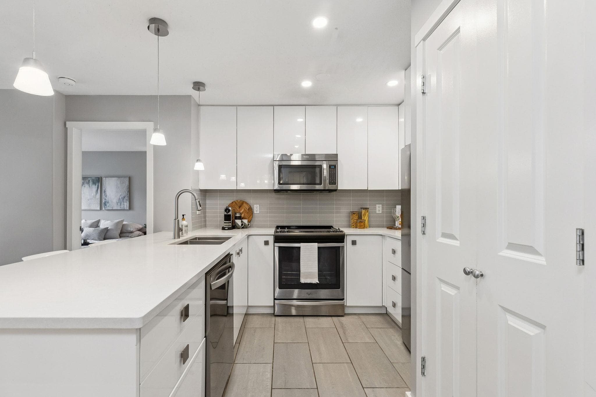 303 - 3142 St Johns Street, Port Moody, V3H 5E5 — photo 3