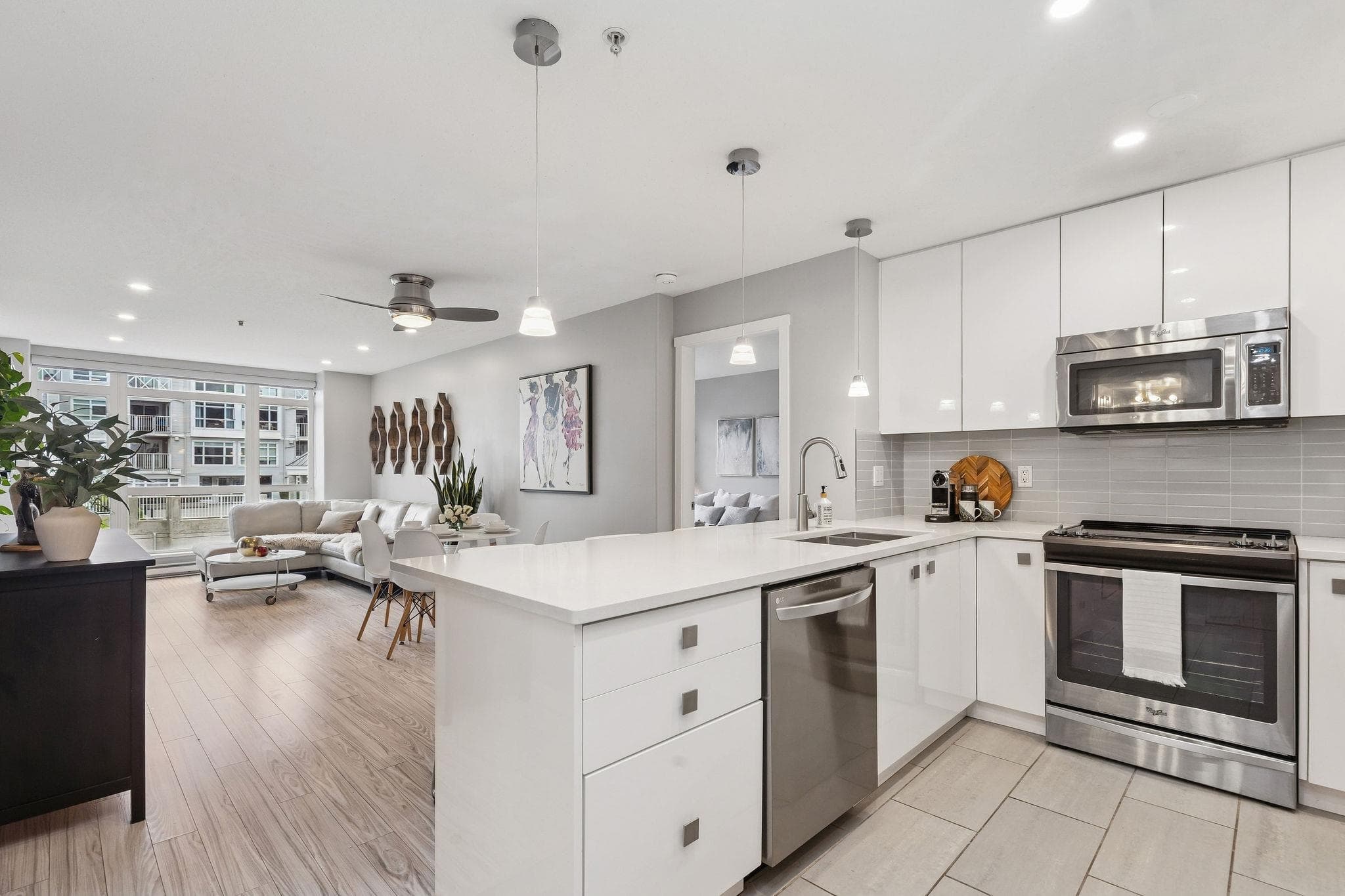 303 - 3142 St Johns Street, Port Moody, V3H 5E5 — photo 4