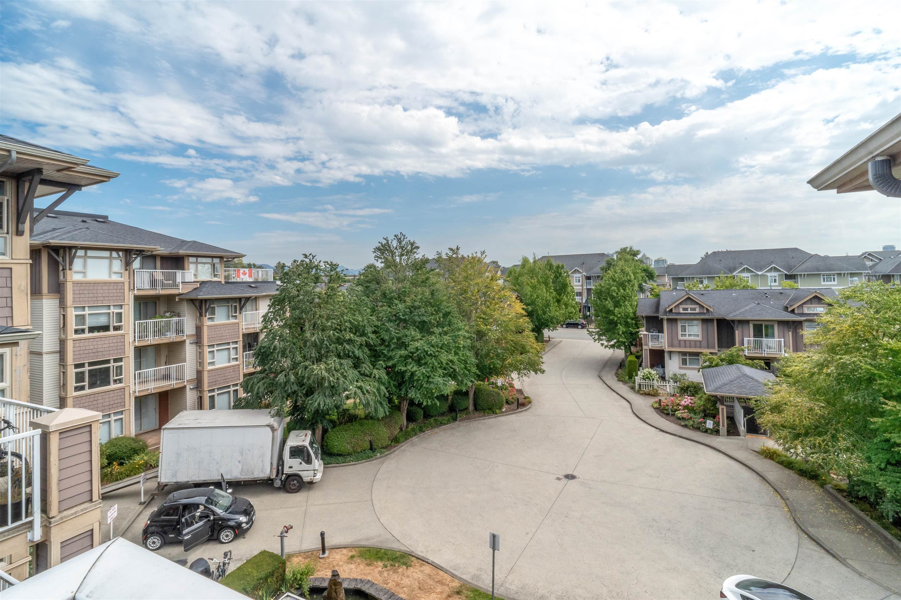 402 - 7339 Macpherson Avenue, Burnaby, V5J 0B1 — photo 4