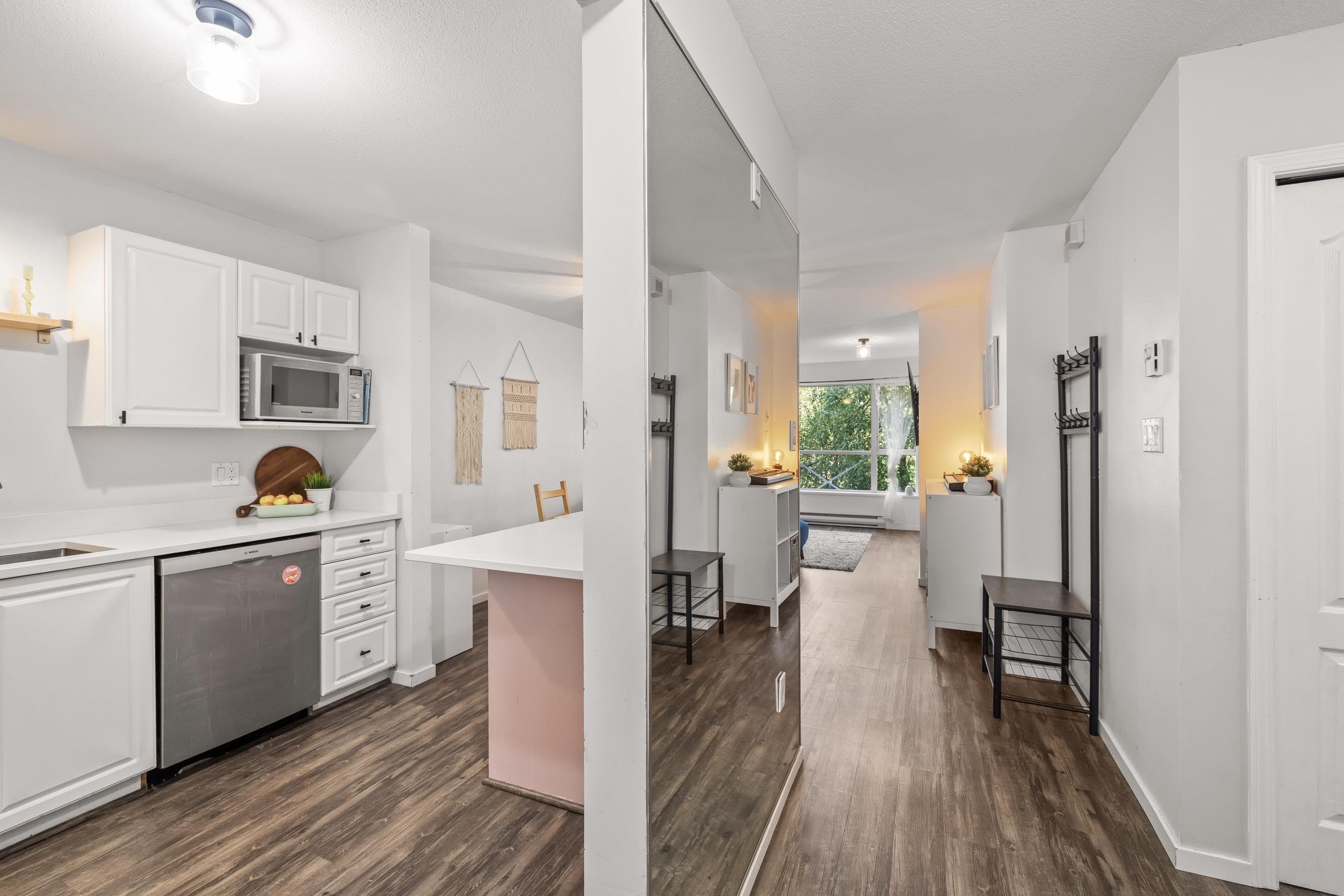 208 - 2551 Parkview Lane, Port Coquitlam, V3C 6J8 — photo 4