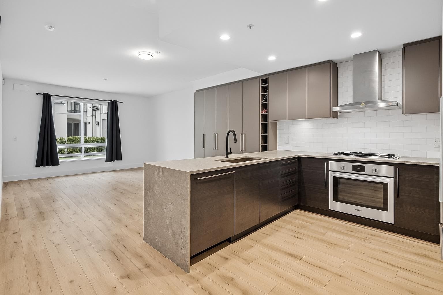 225 - 3131 Murray Street, Port Moody, V3H 0L9 — photo 3