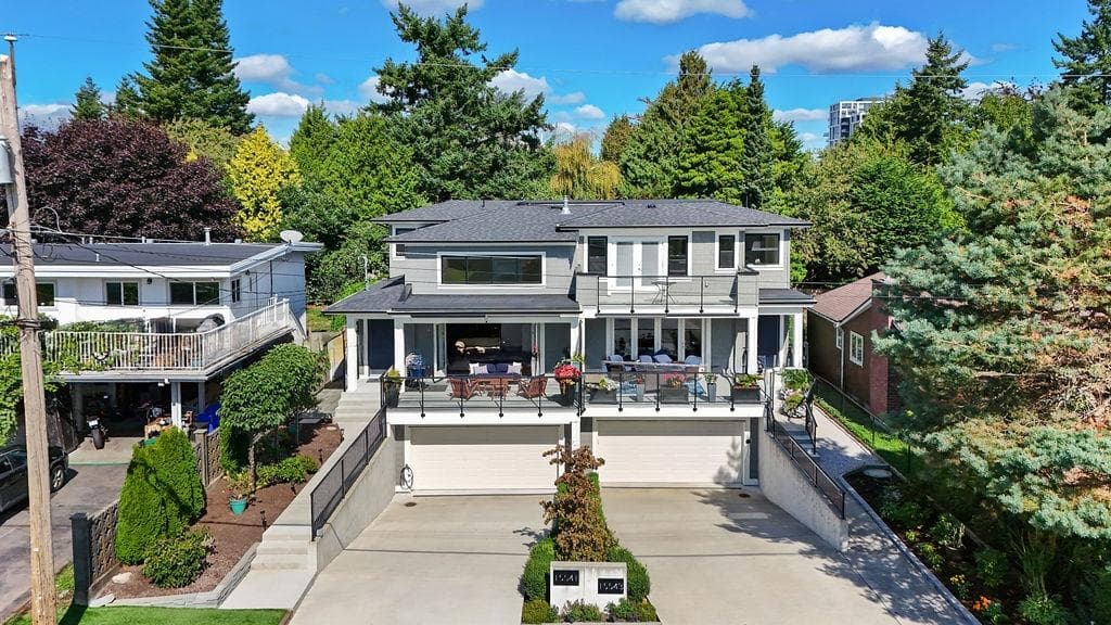 15541 Oxenham Avenue, White Rock, V4B 2J2 — photo 1