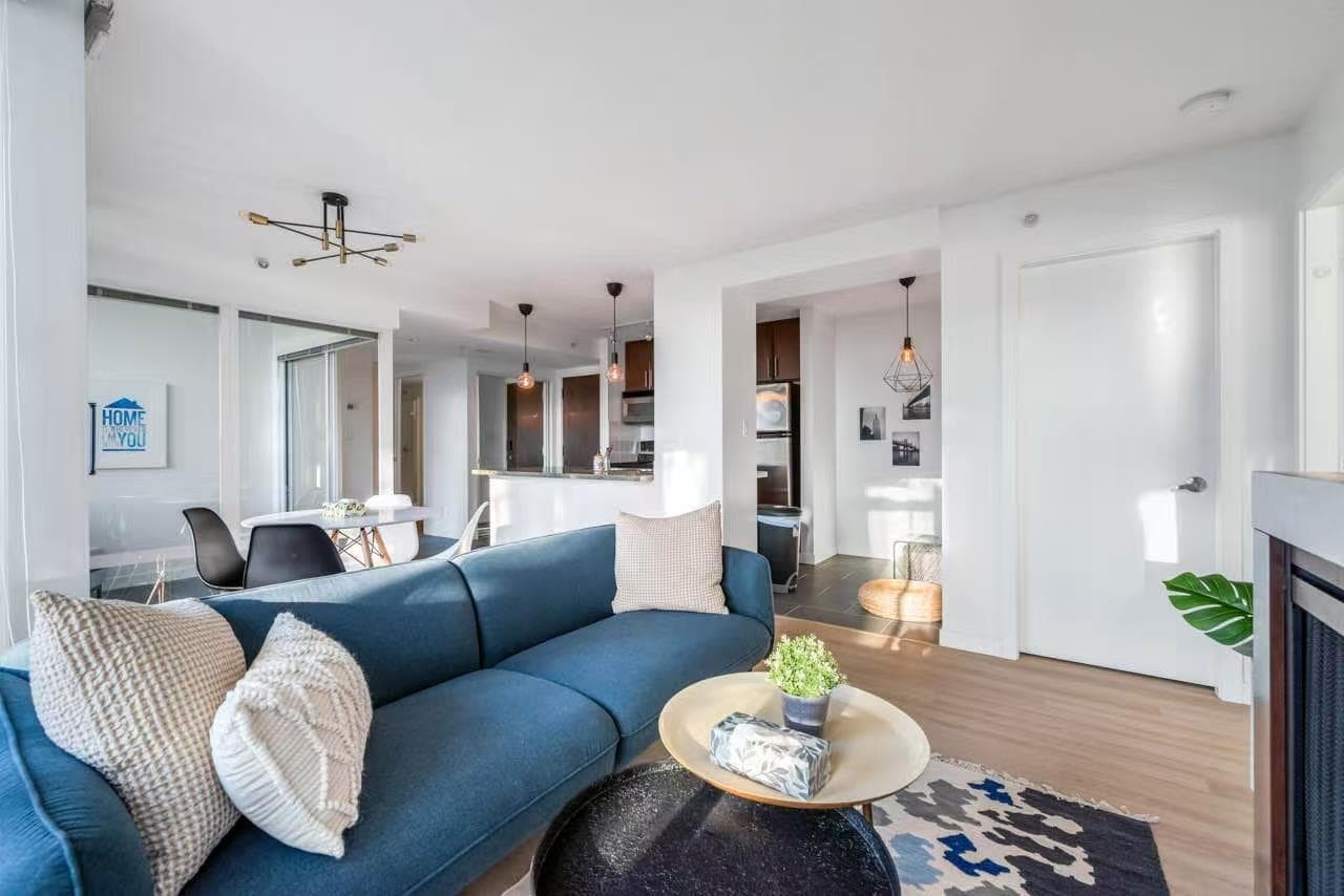 518 - 618 Abbott Street, Vancouver, V6B 0C1 — photo 3