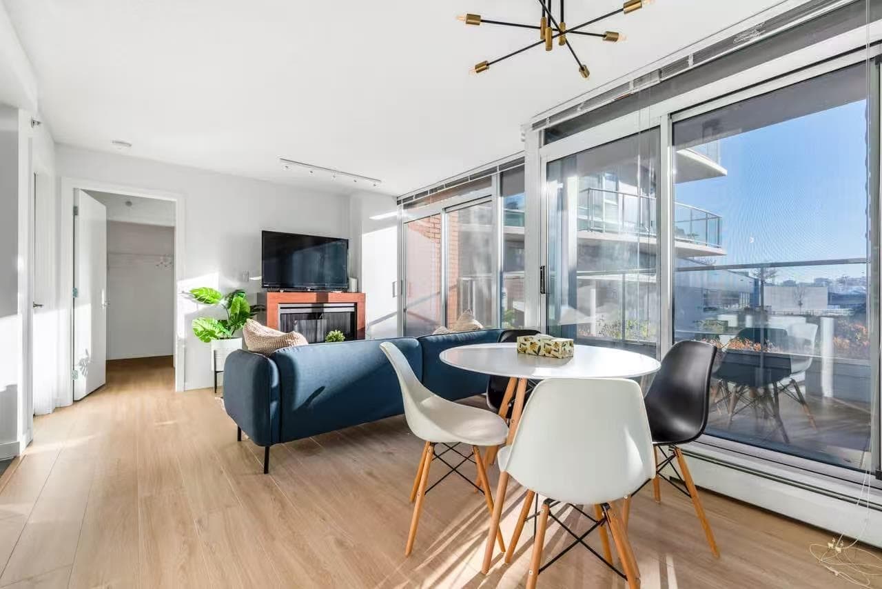 518 - 618 Abbott Street, Vancouver