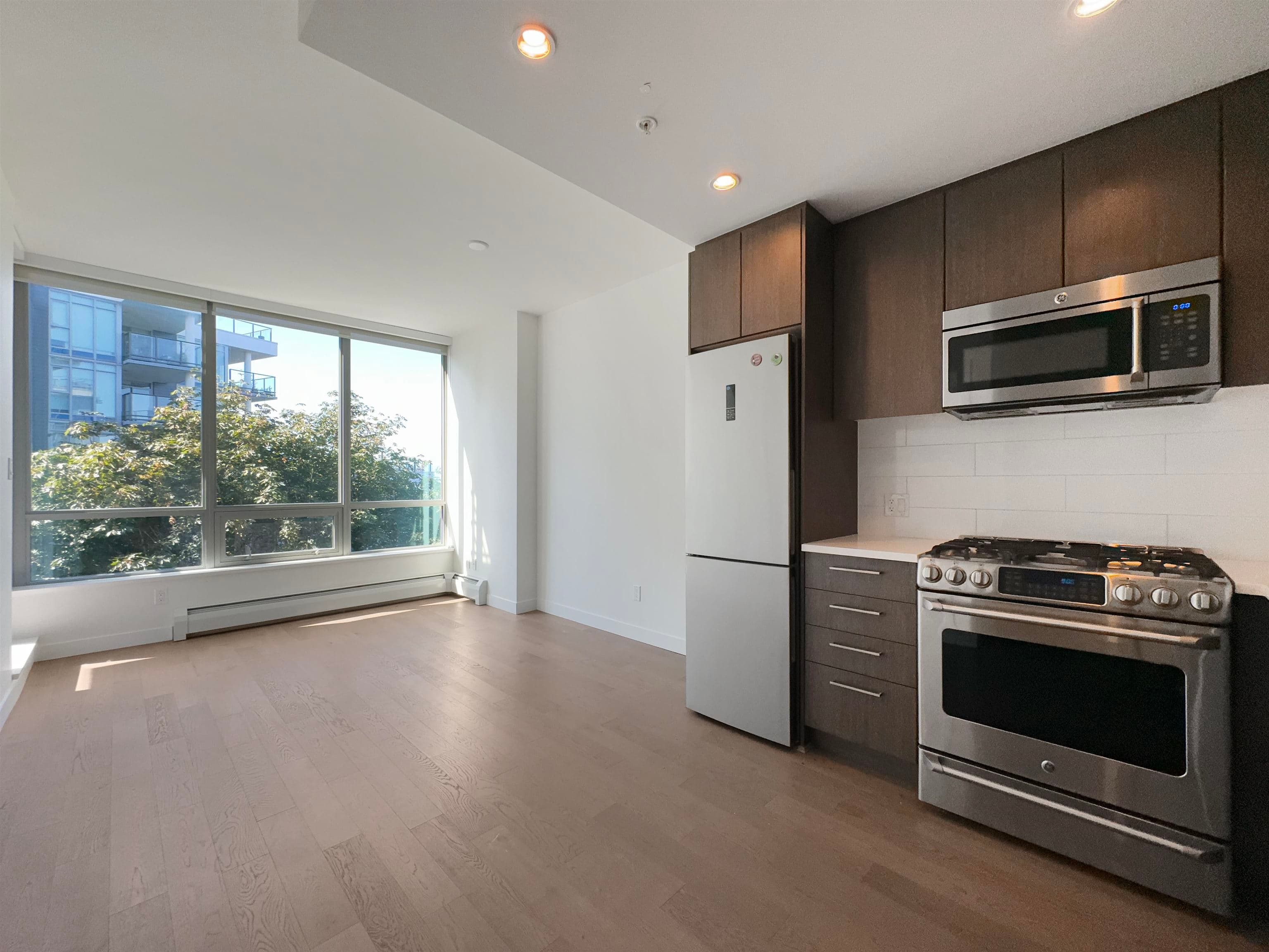 9xx - 9060 University Crescent, Burnaby, V5A 0E1 — photo 5