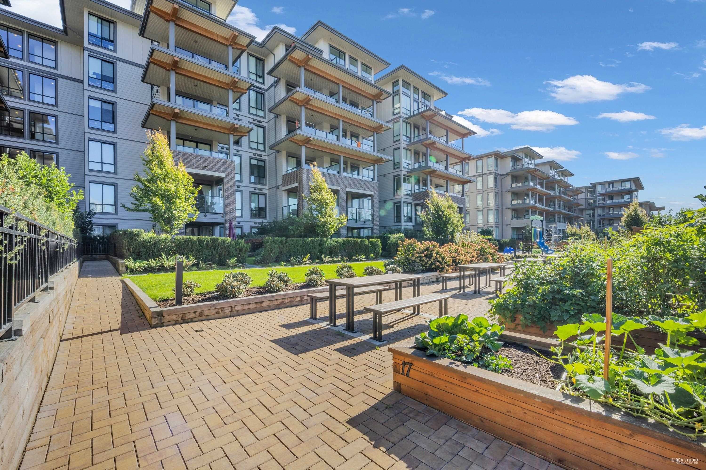 319 - 7599 15th Street, Burnaby, V3N 0H9 — photo 5