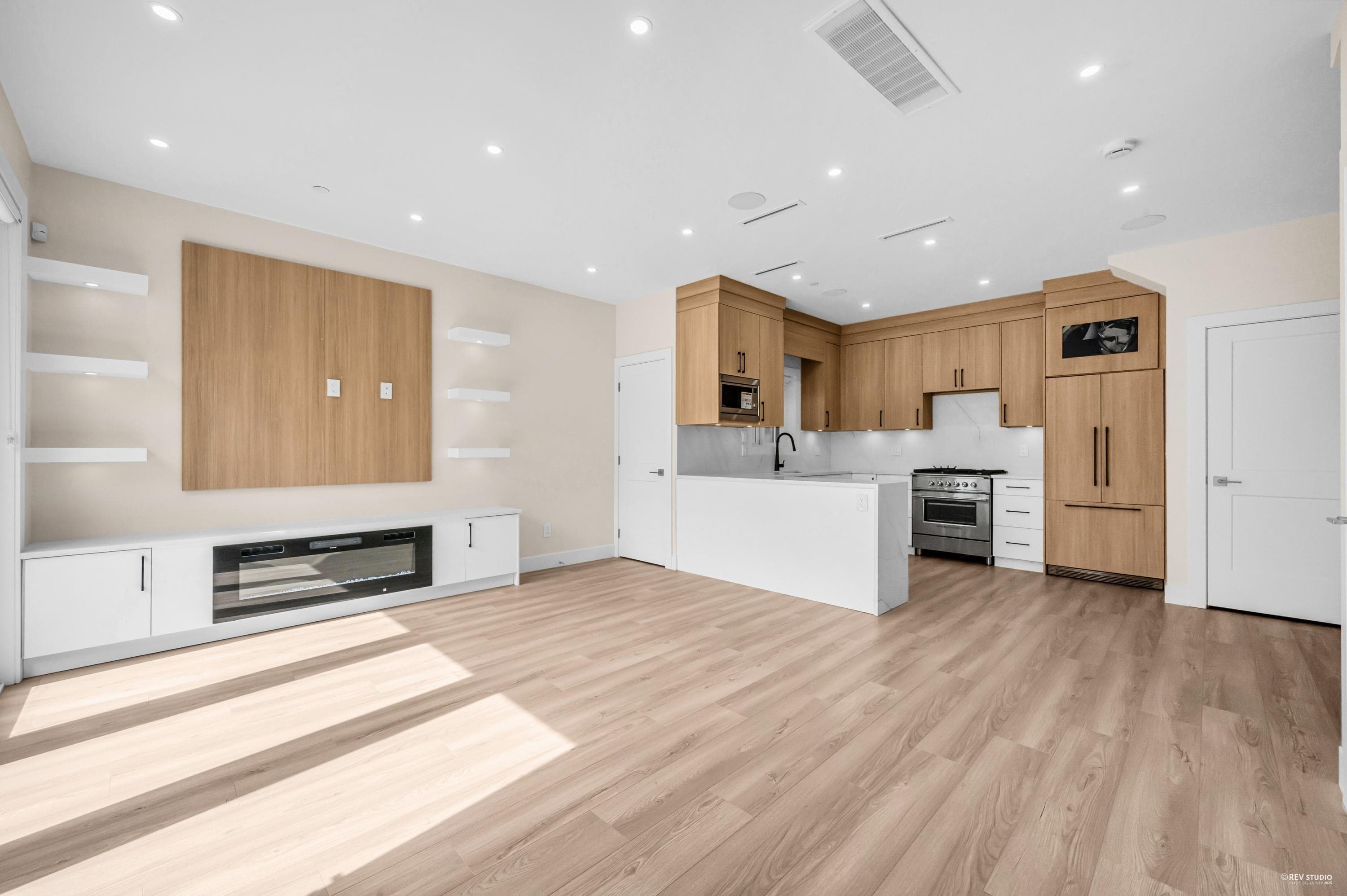 2371 Adanac Street, Vancouver, V5L 2E9 — photo 3
