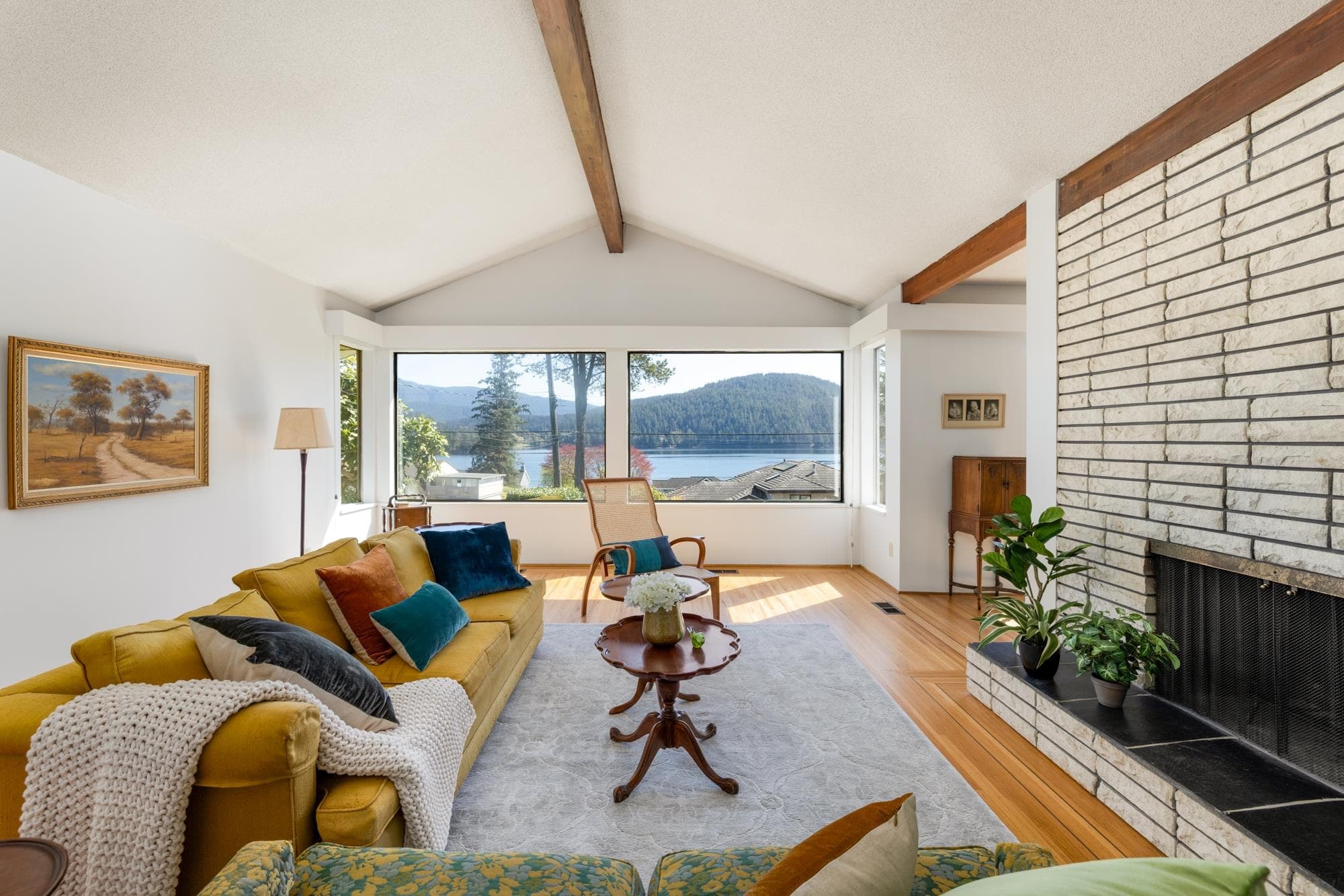 587 Beachview Drive, North Vancouver, V7G 1P8 — photo 3