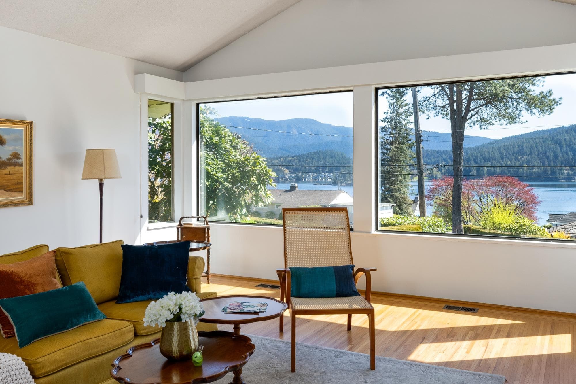 587 Beachview Drive, North Vancouver — sold