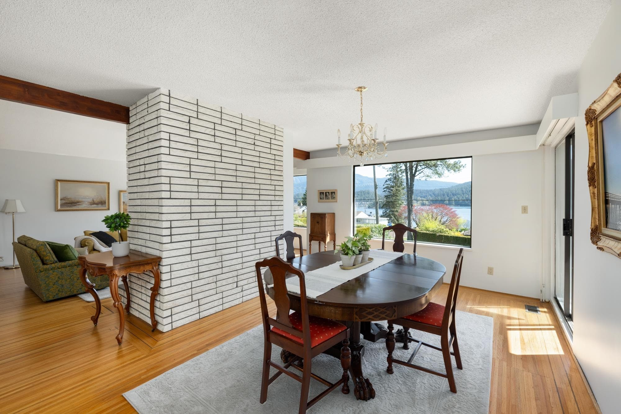 587 Beachview Drive, North Vancouver, V7G 1P8 — photo 5