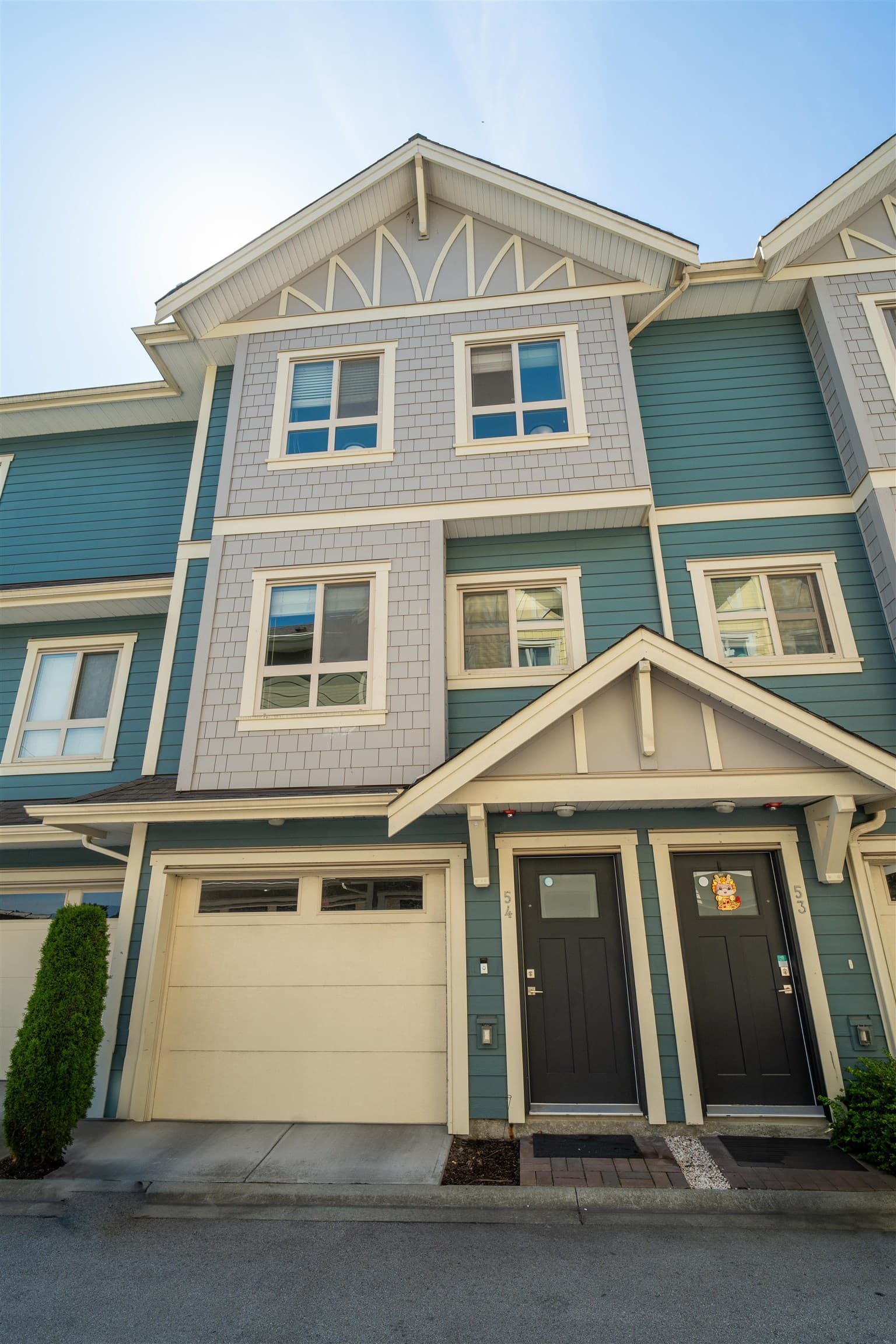 54 - 843 Ewen Avenue, New Westminster