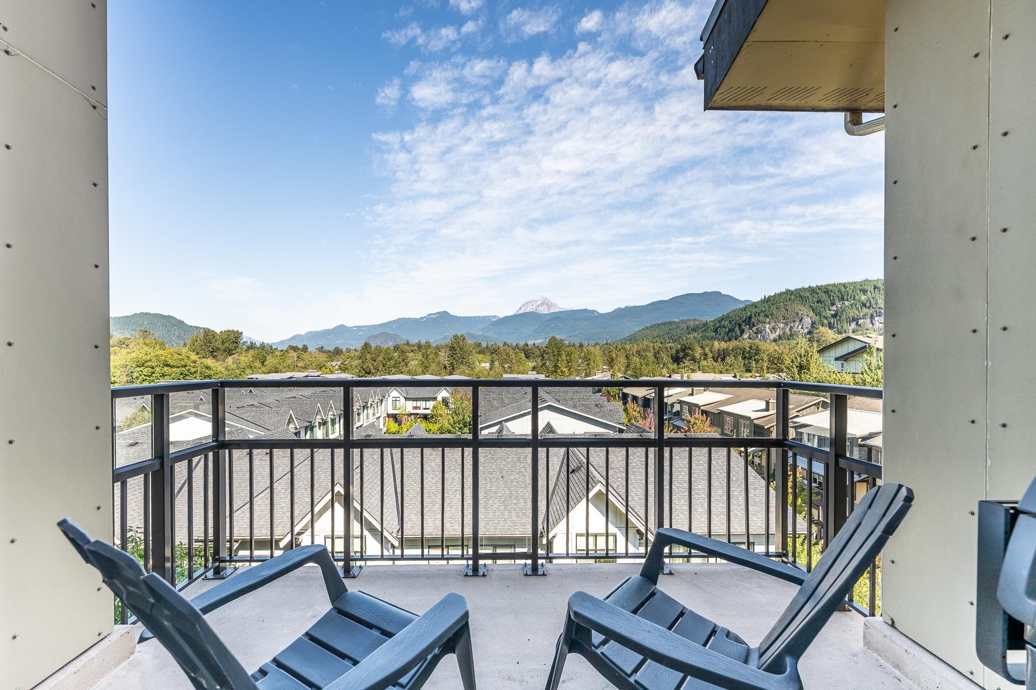 521 - 1211 Village Green Way, Squamish, V8B 0R7 — photo 4