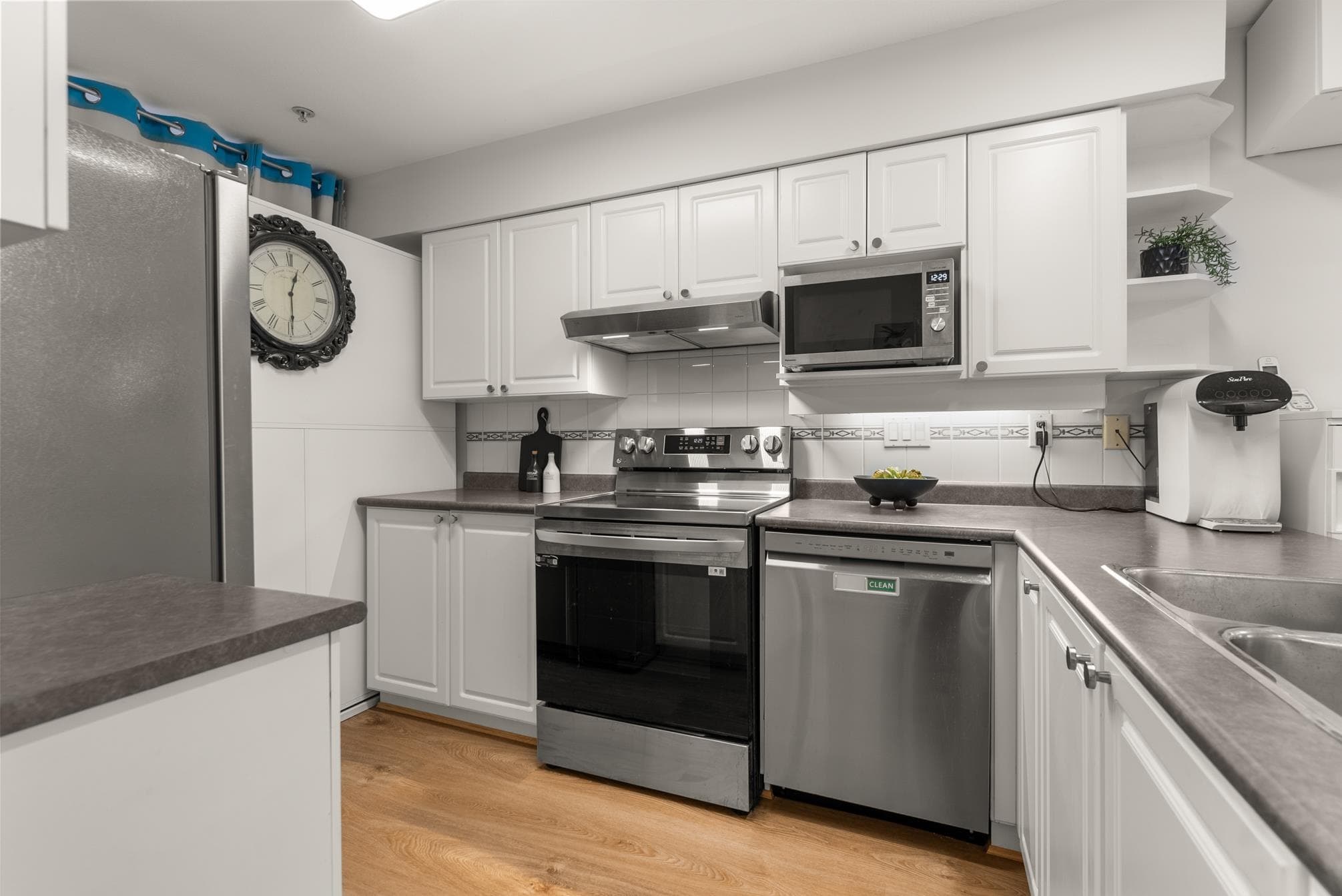 213 - 1999 Suffolk Avenue, Port Coquitlam, V3B 7X7 — photo 4