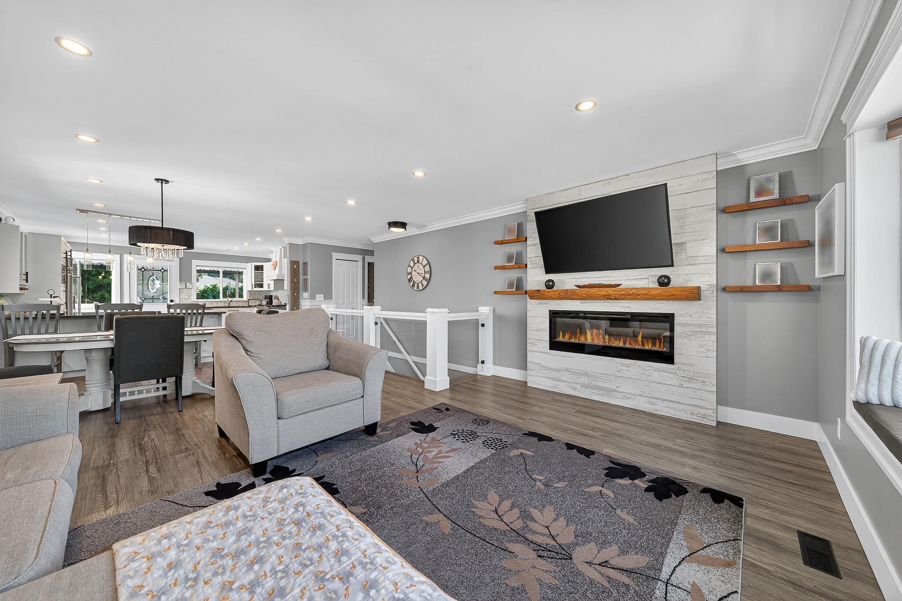 20140 Bruce Avenue, Maple Ridge, V2X 8Y4 — photo 2