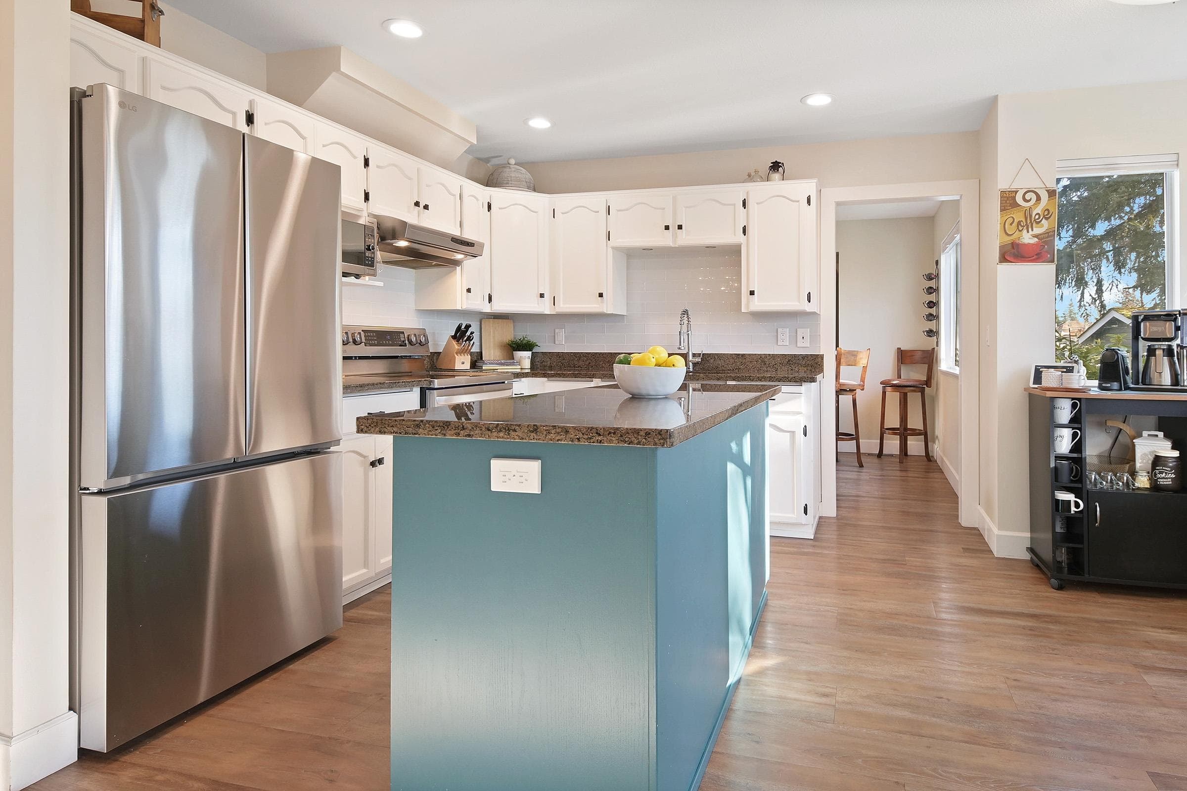 18274 58a Avenue, Surrey, V3S 7E9 — photo 2