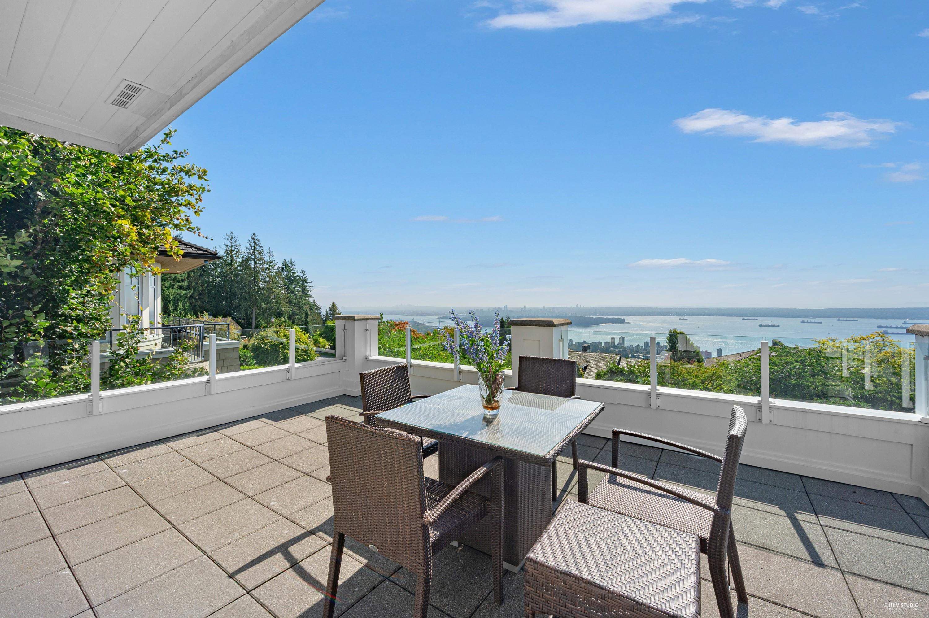 2263 Lythe Court, West Vancouver, V7S 3H8 — photo 4