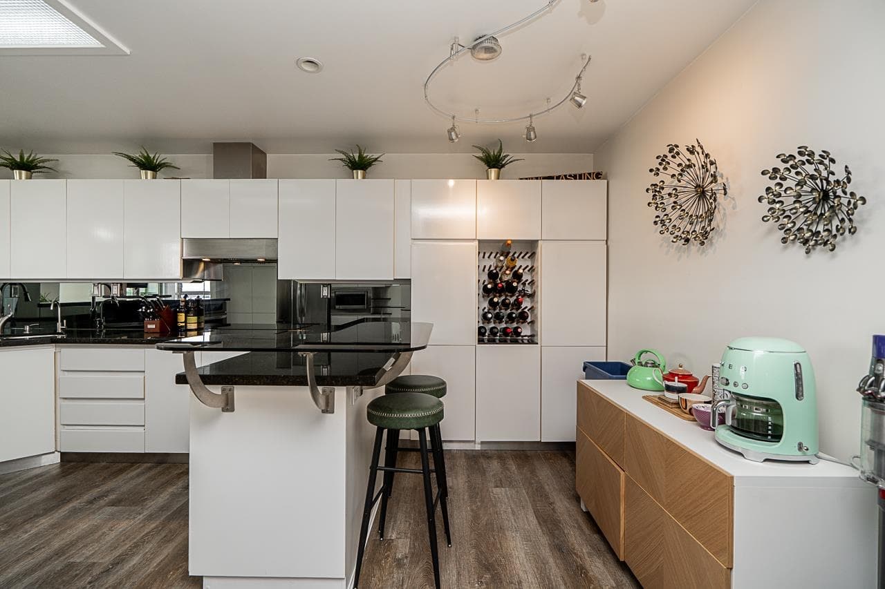 2304 - 10082 148 Street, Surrey, V3R 0S3 — photo 4