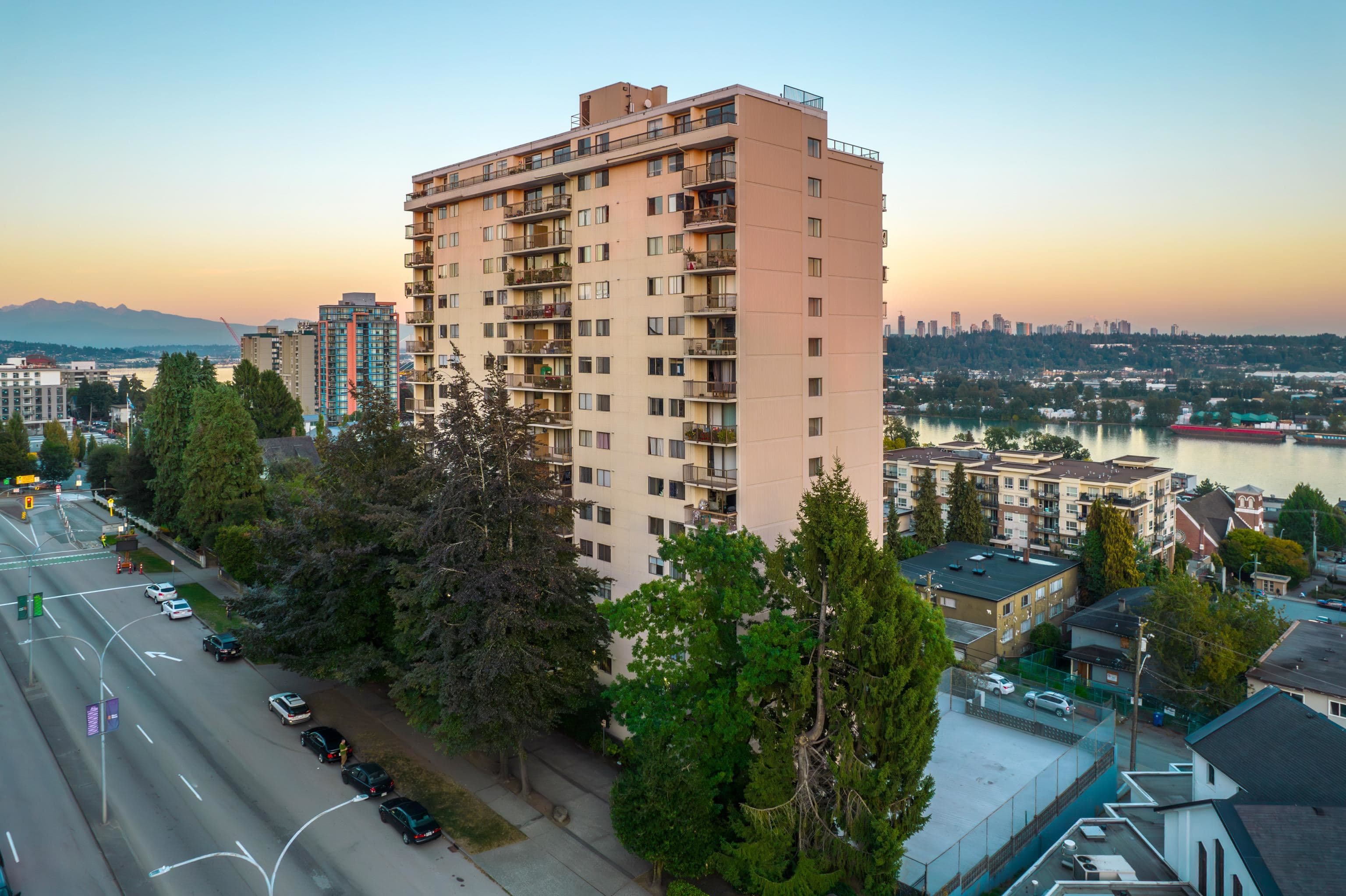 405 - 320 Royal Avenue, New Westminster, V3L 5C6 — photo 2