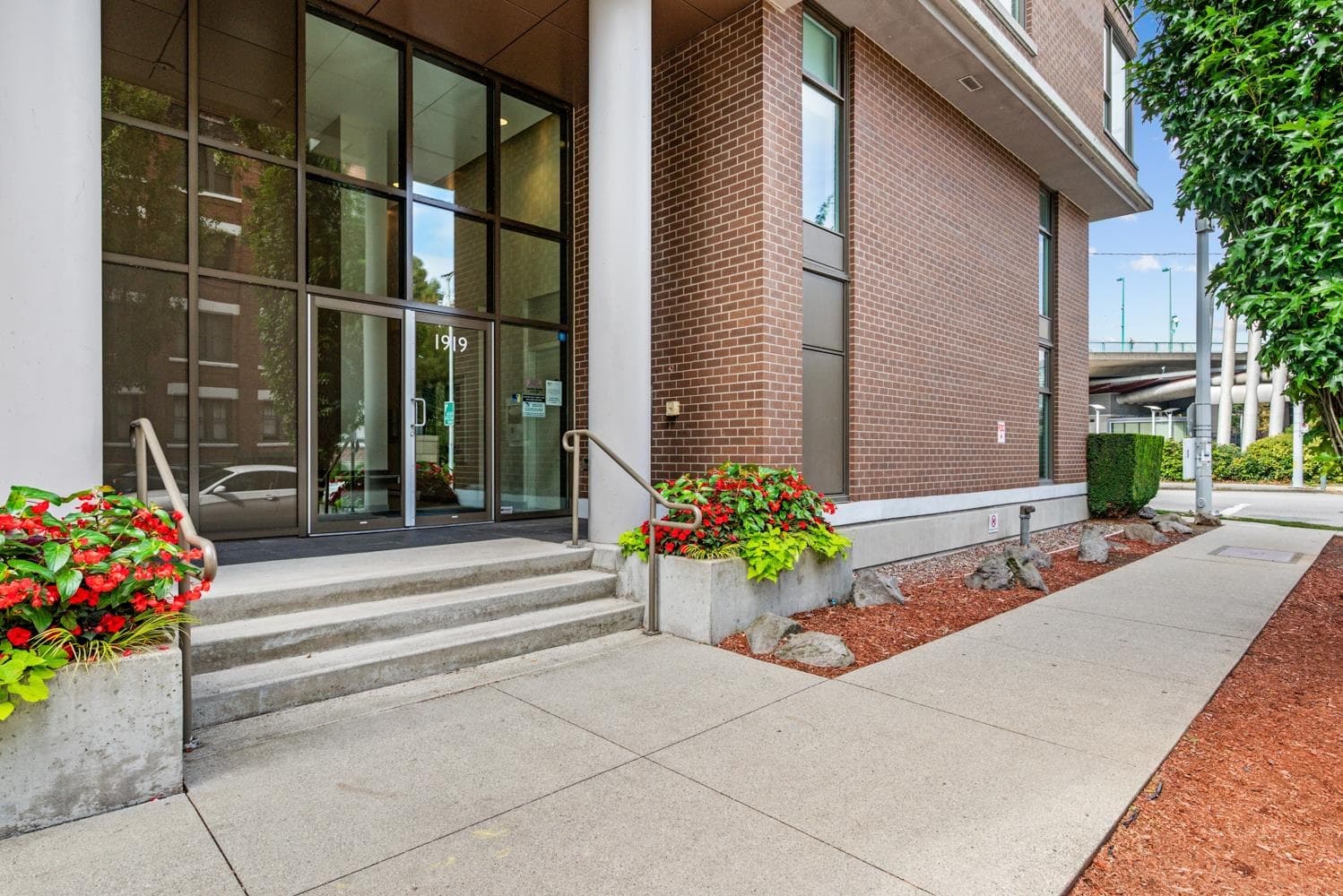 203 - 1919 Wylie Street, Vancouver, V5Y 0E7 — photo 2