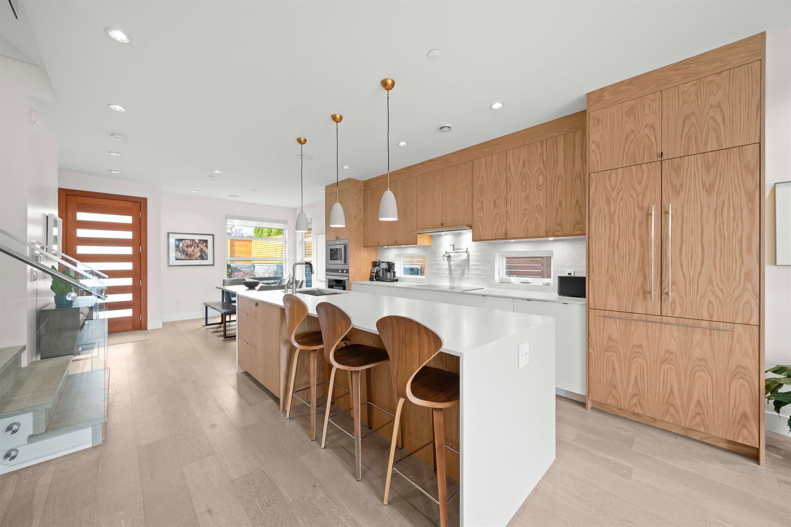 413 W Keith Road, North Vancouver, V7M 1M2 — photo 3