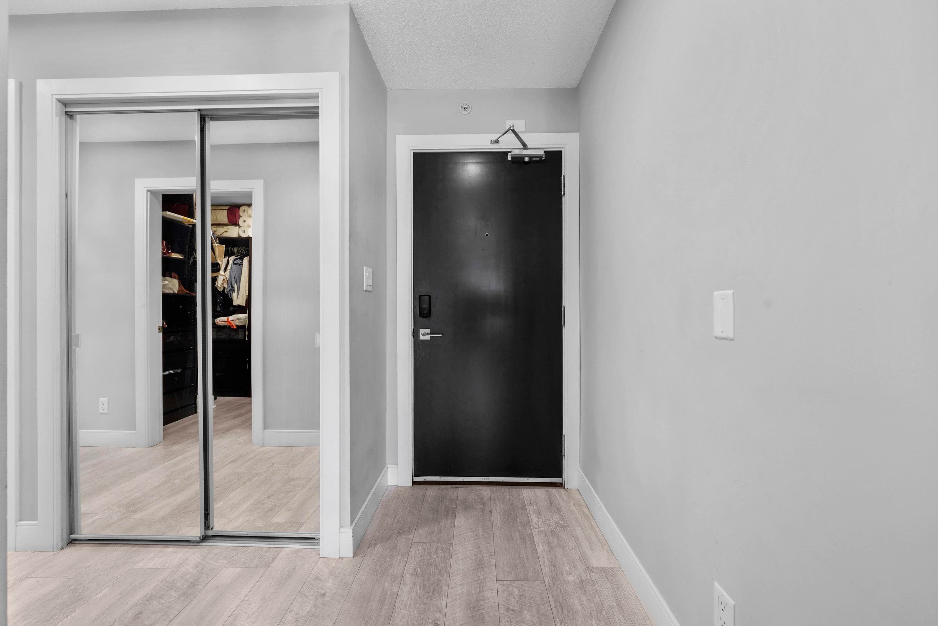 2507 - 689 Abbott Street, Vancouver, V6B 0J2 — photo 2
