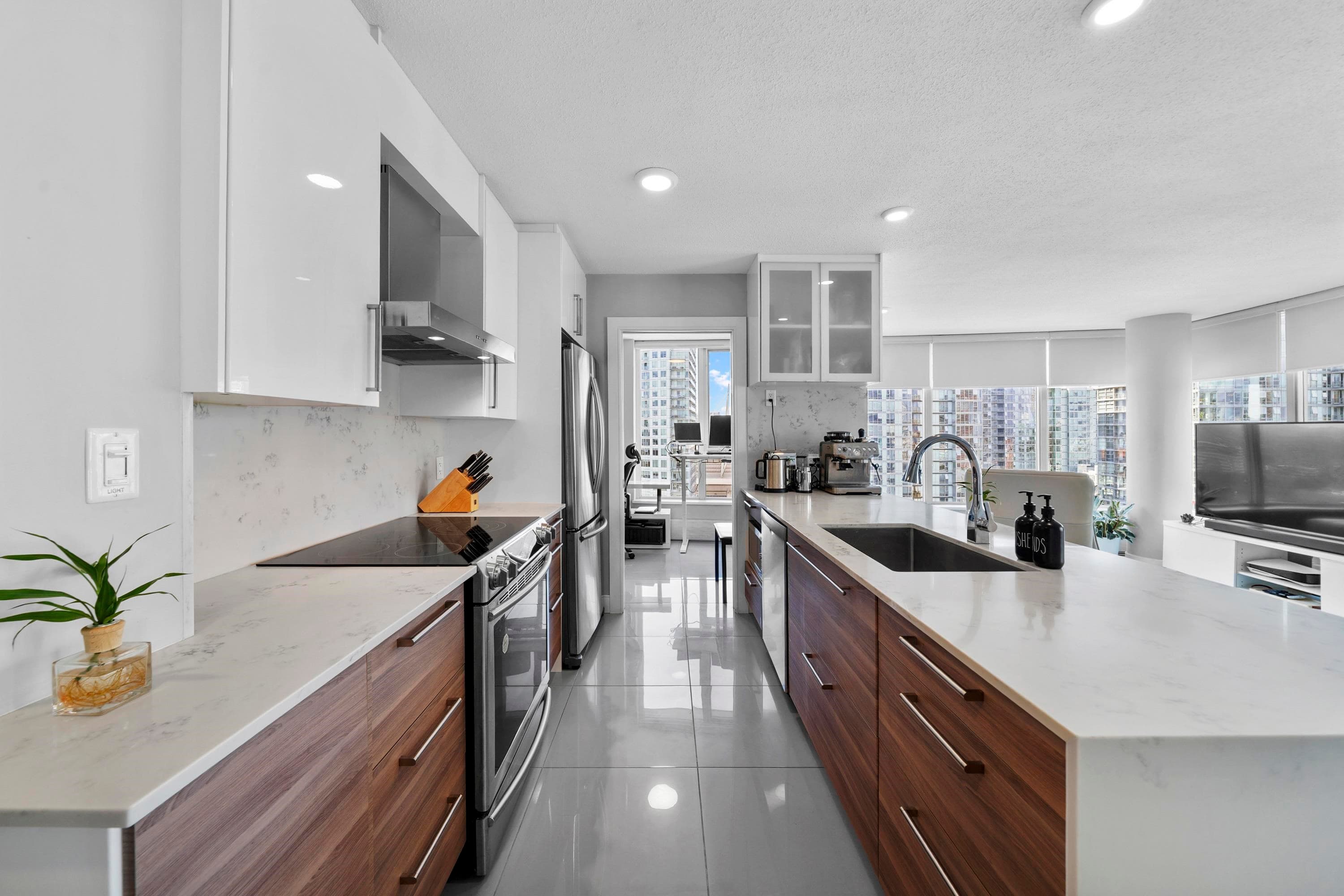 2507 - 689 Abbott Street, Vancouver, V6B 0J2 — photo 5