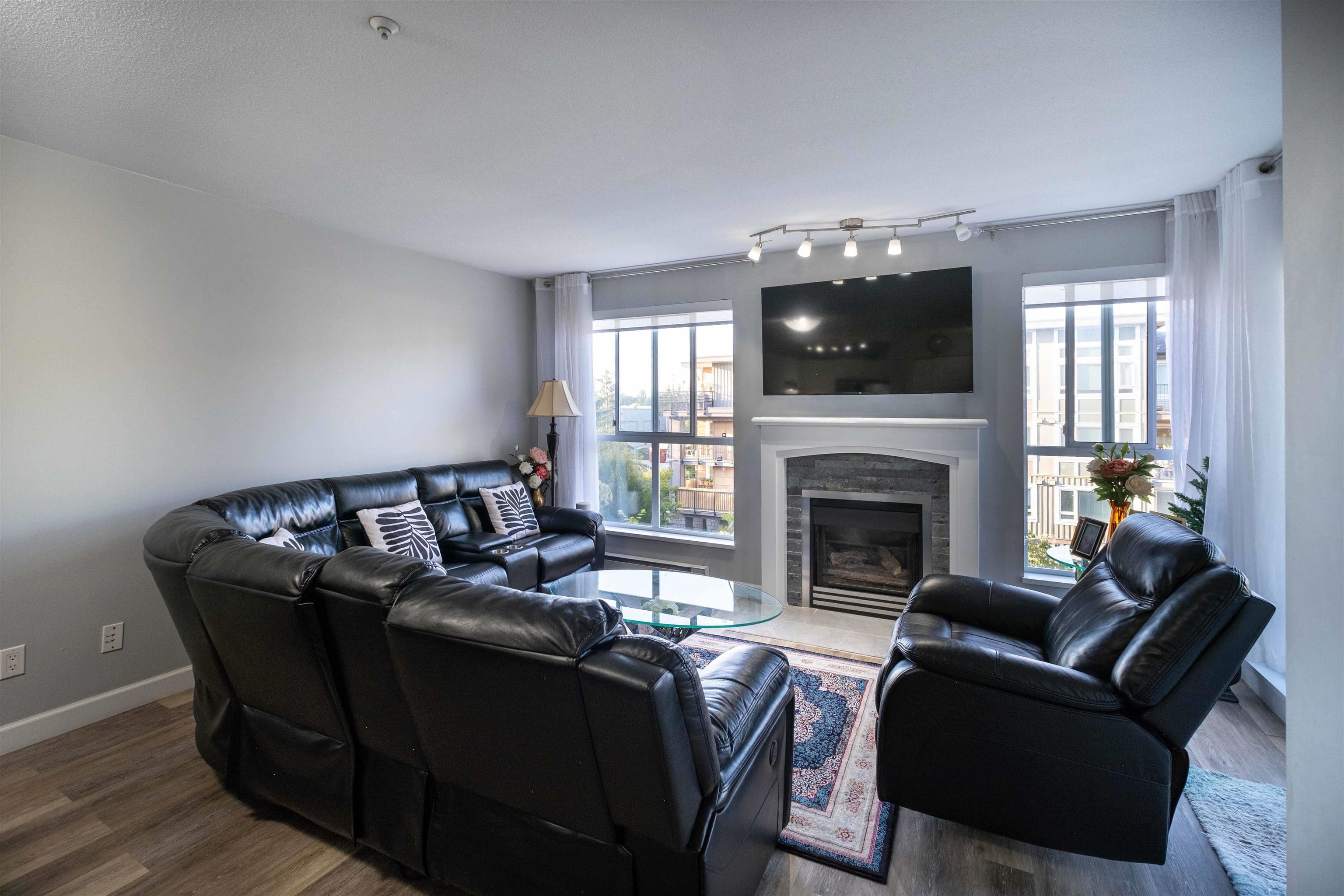 305 - 13733 74 Avenue, Surrey, V3W 1B8 — photo 2