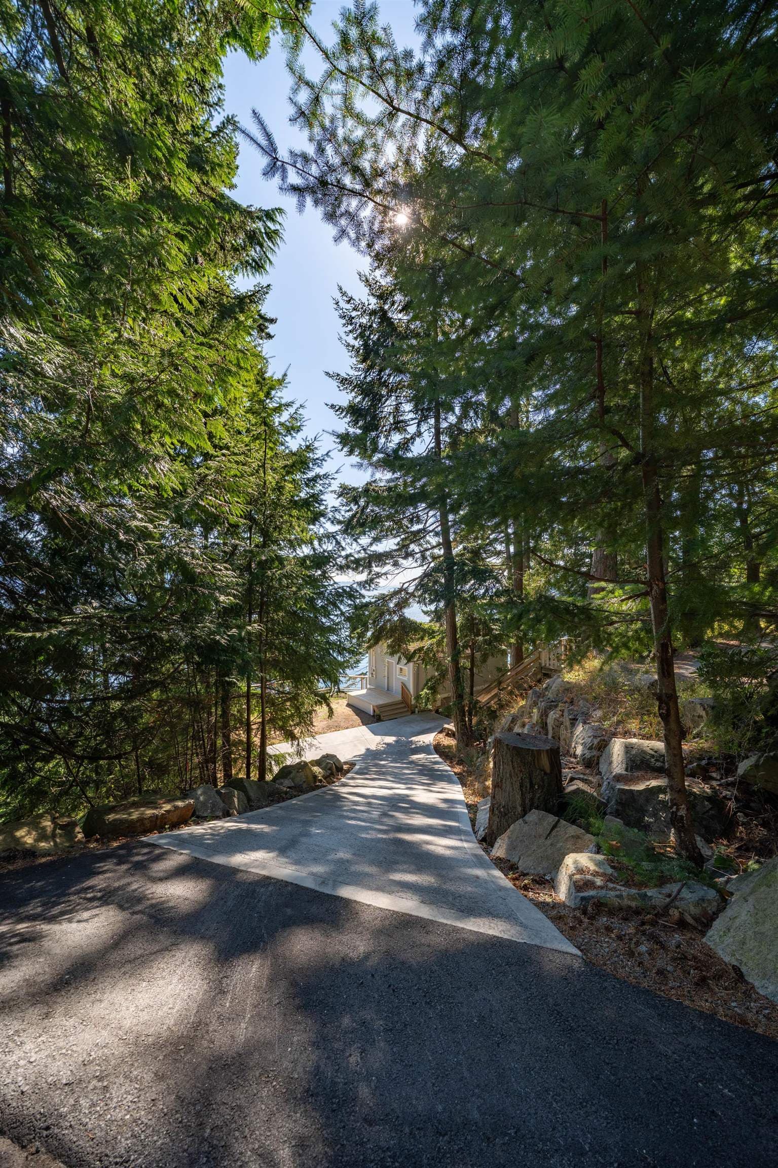 1485 Webb Road, Bowen Island, V0N 1G1 — photo 3