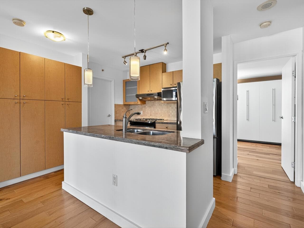 907 - 124 W 1st Street, North Vancouver, V7M 3N3 — photo 5