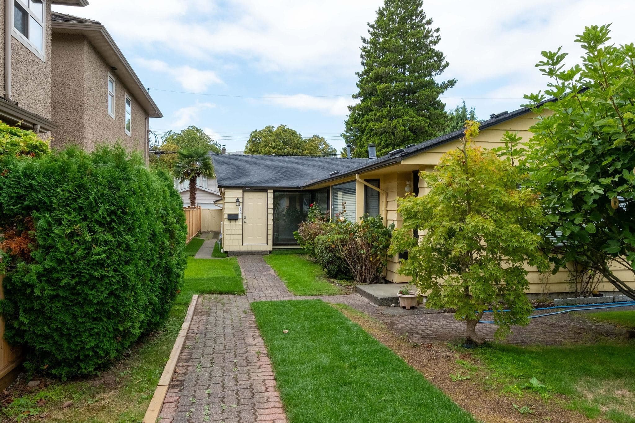 8271 Laurel Street, Vancouver