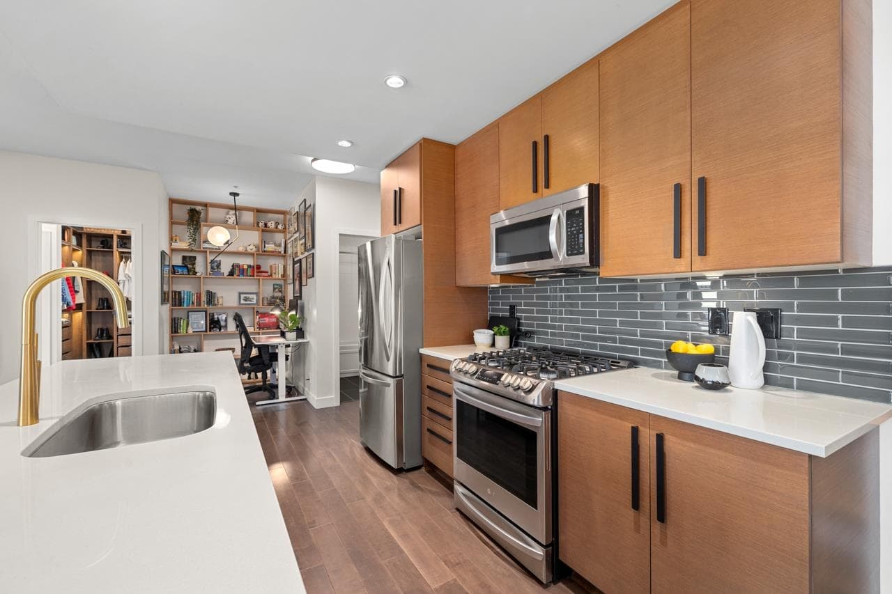 310 - 3294 Mt Seymour Parkway, North Vancouver, V7H 0B1 — photo 3