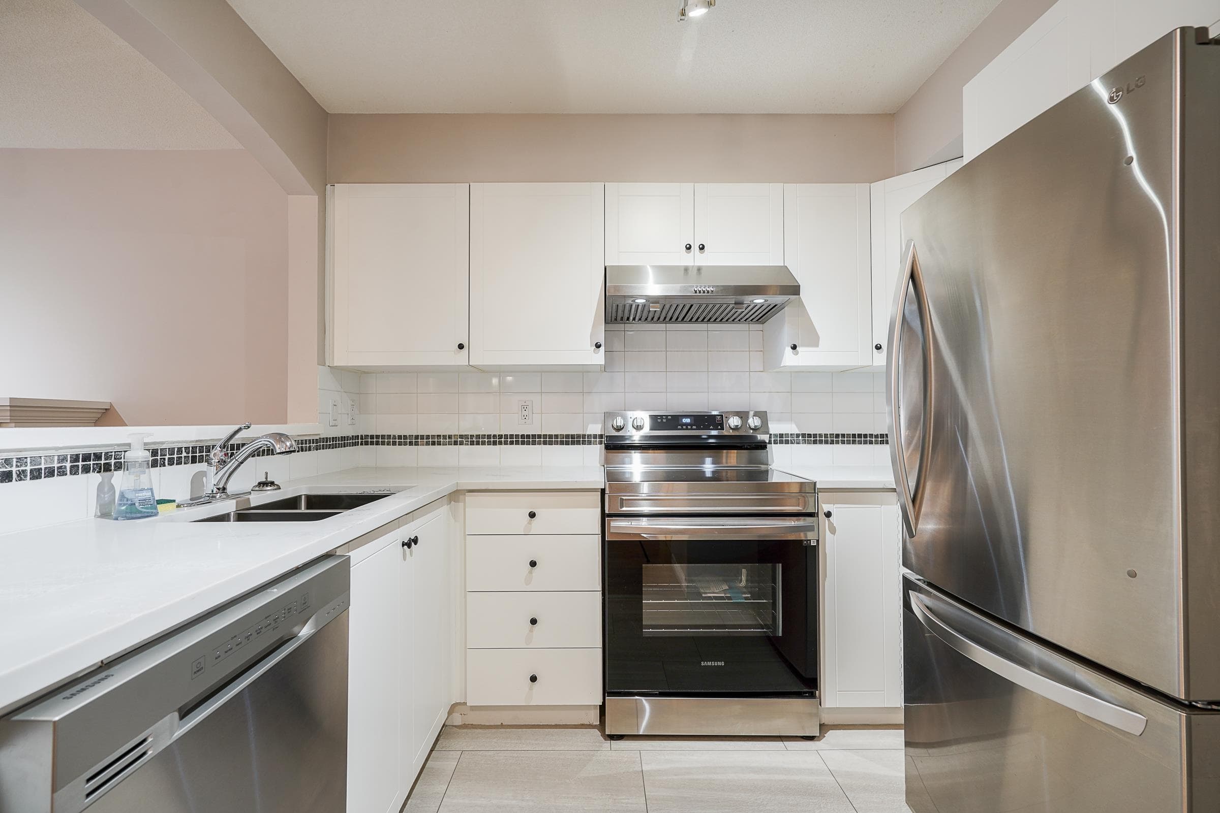 24 - 7128 Stride Avenue, Burnaby, V3N 1T5 — photo 3
