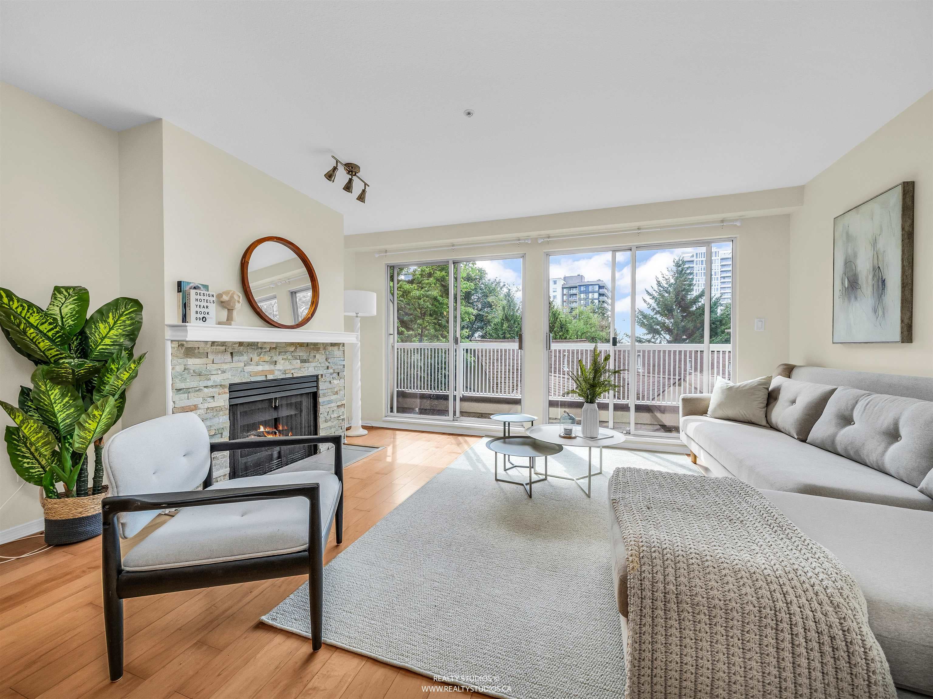 3461 Amberly Place, Vancouver, V5S 4P9 — photo 3