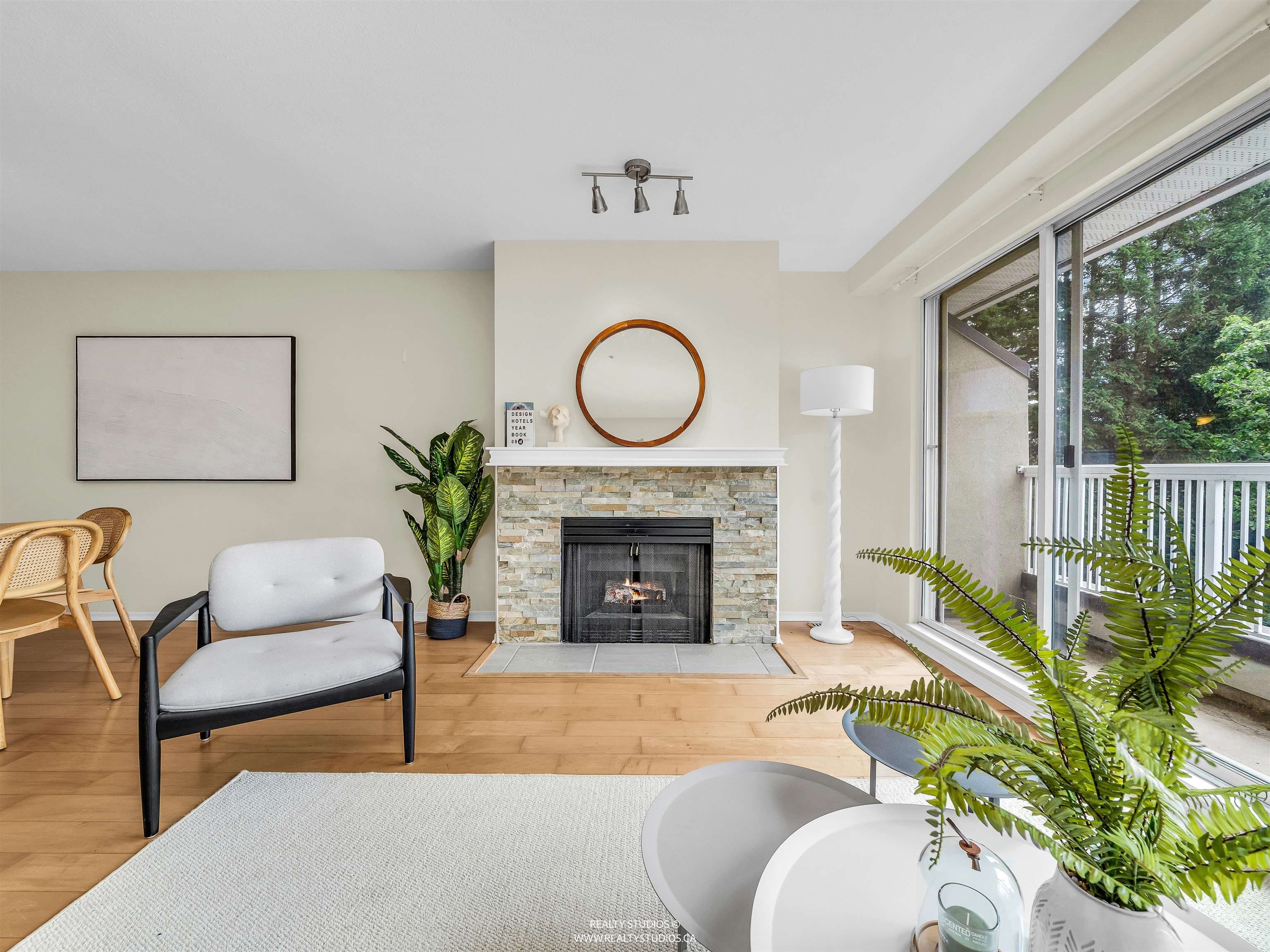 3461 Amberly Place, Vancouver, V5S 4P9 — photo 4