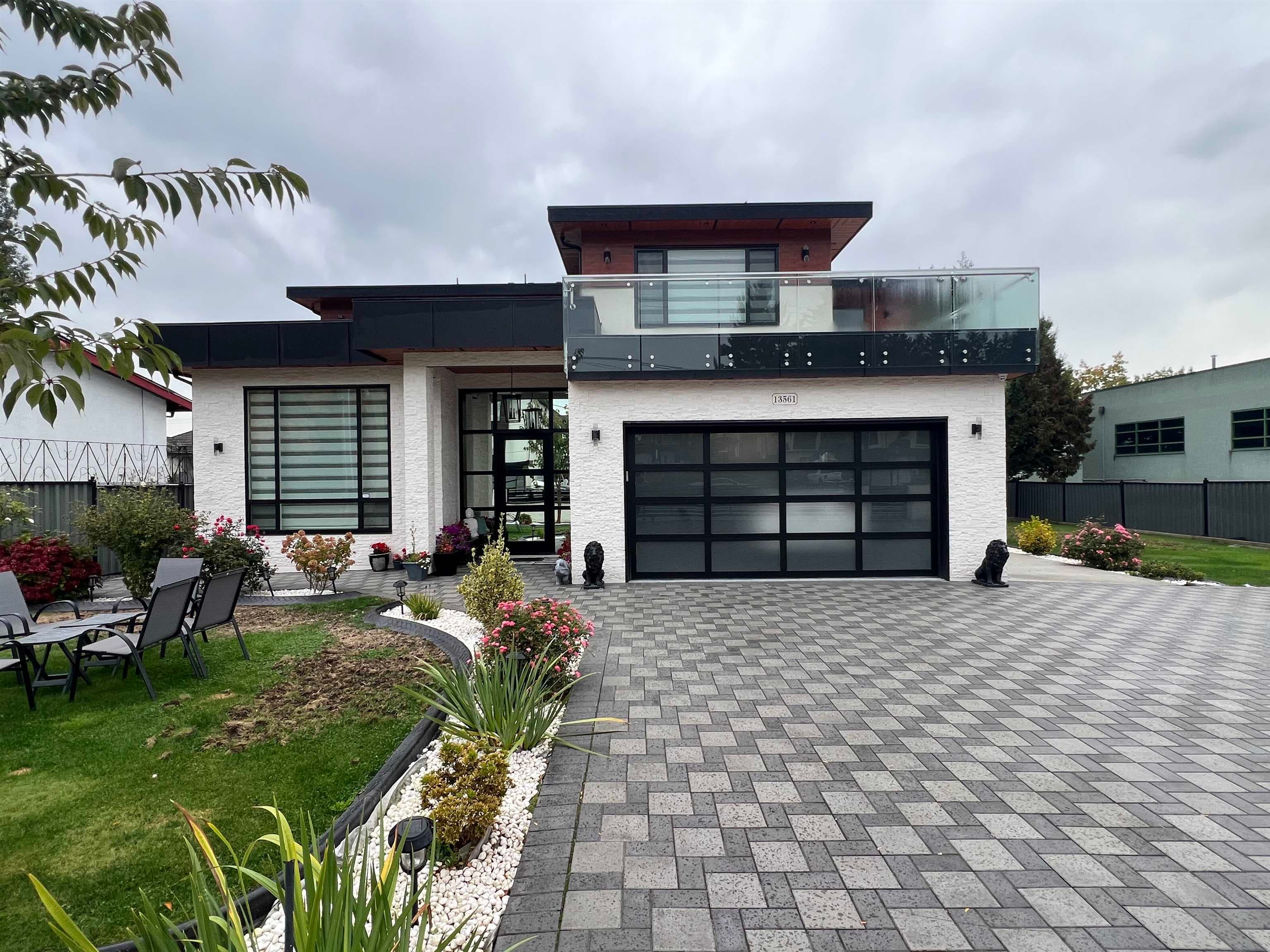 13561 79a Avenue, Surrey, V3W 2Z3 — photo 2