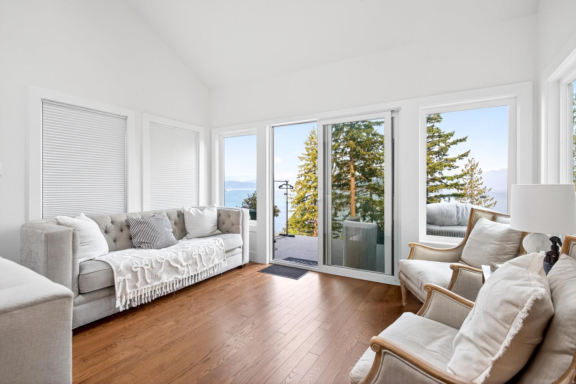 8598 Bedora Place, West Vancouver, V7W 2W4 — photo 3