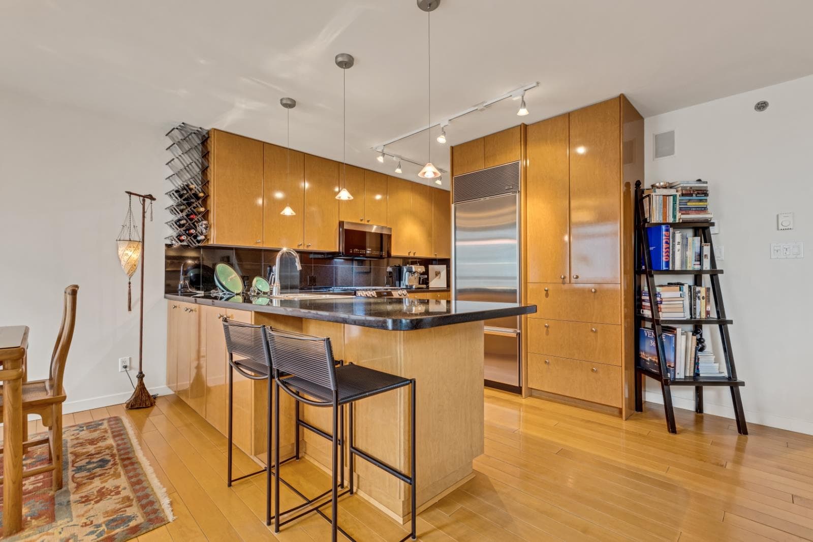 1404 - 819 Hamilton Street, Vancouver, V6B 6M2 — photo 4
