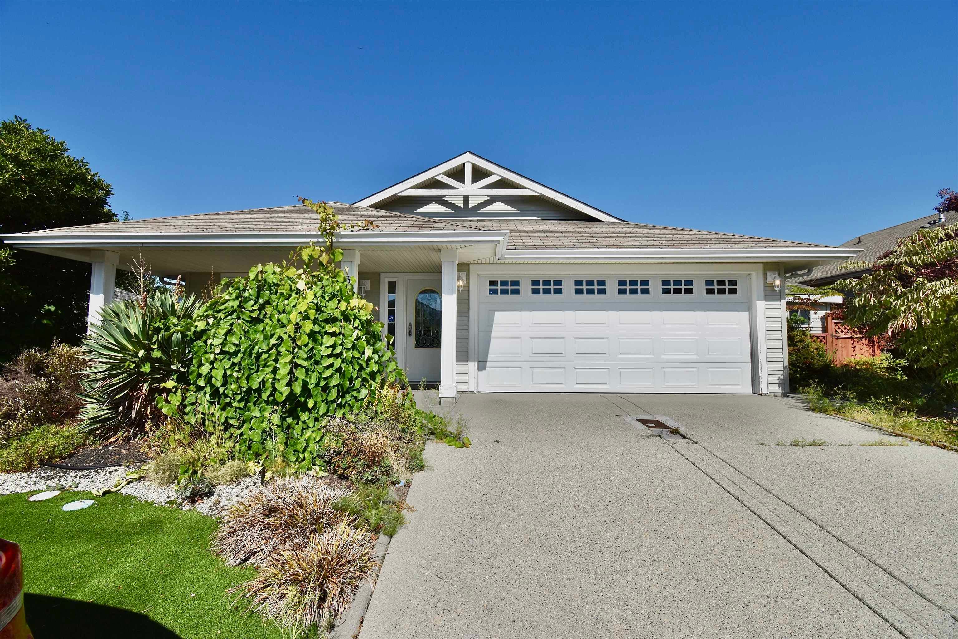 6346 Williams Place, Sechelt
