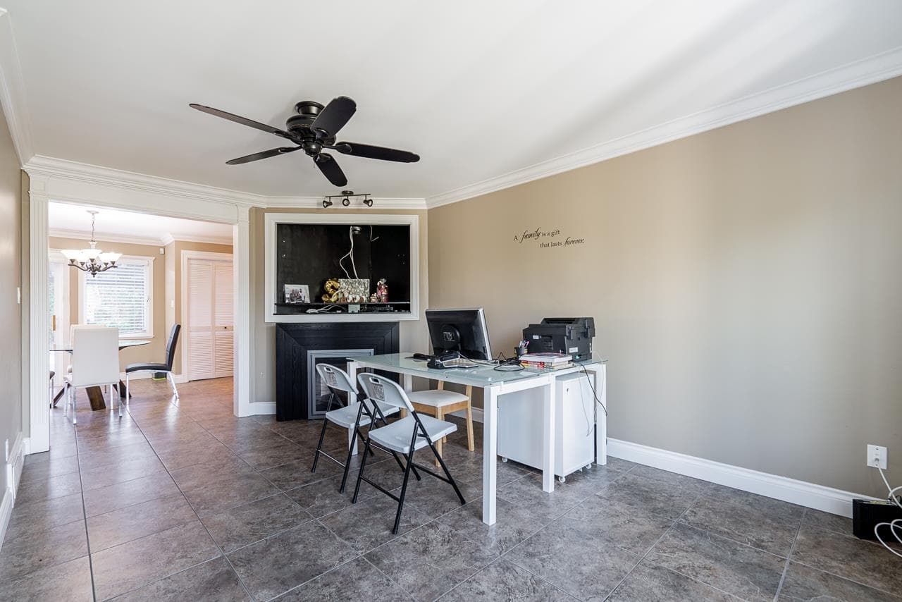 16518 86a Avenue, Surrey, V4N 3G7 — photo 5