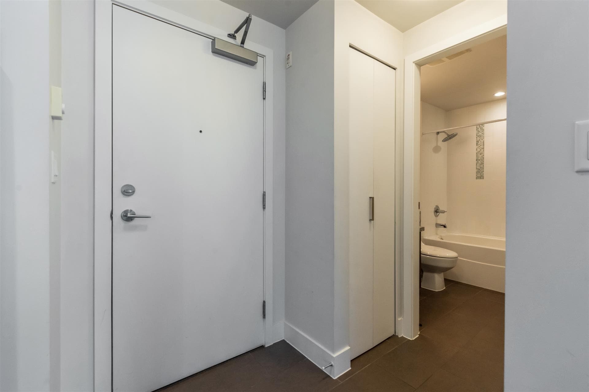 209 - 2957 Glen Drive, Coquitlam, V3B 0B5 — photo 4