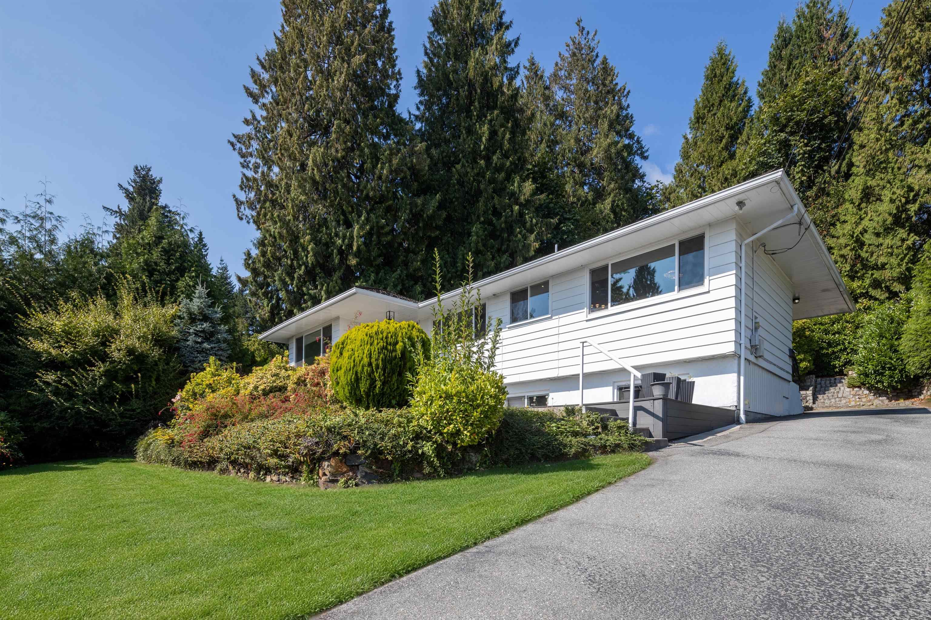 1895 Rosebery Avenue, West Vancouver, V7V 2Z5 — photo 5